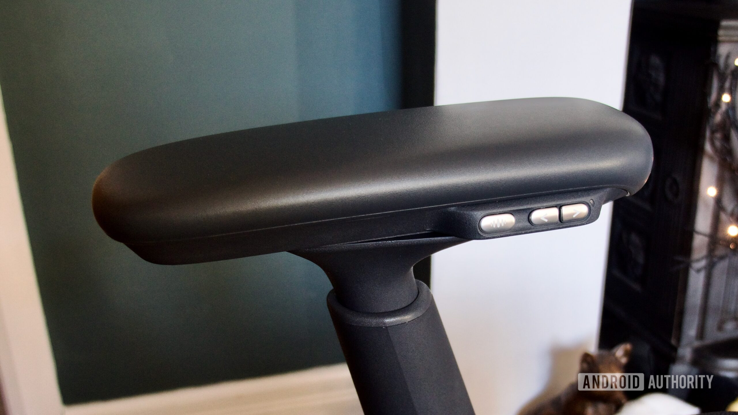 LiberNovo Omni armrest buttons