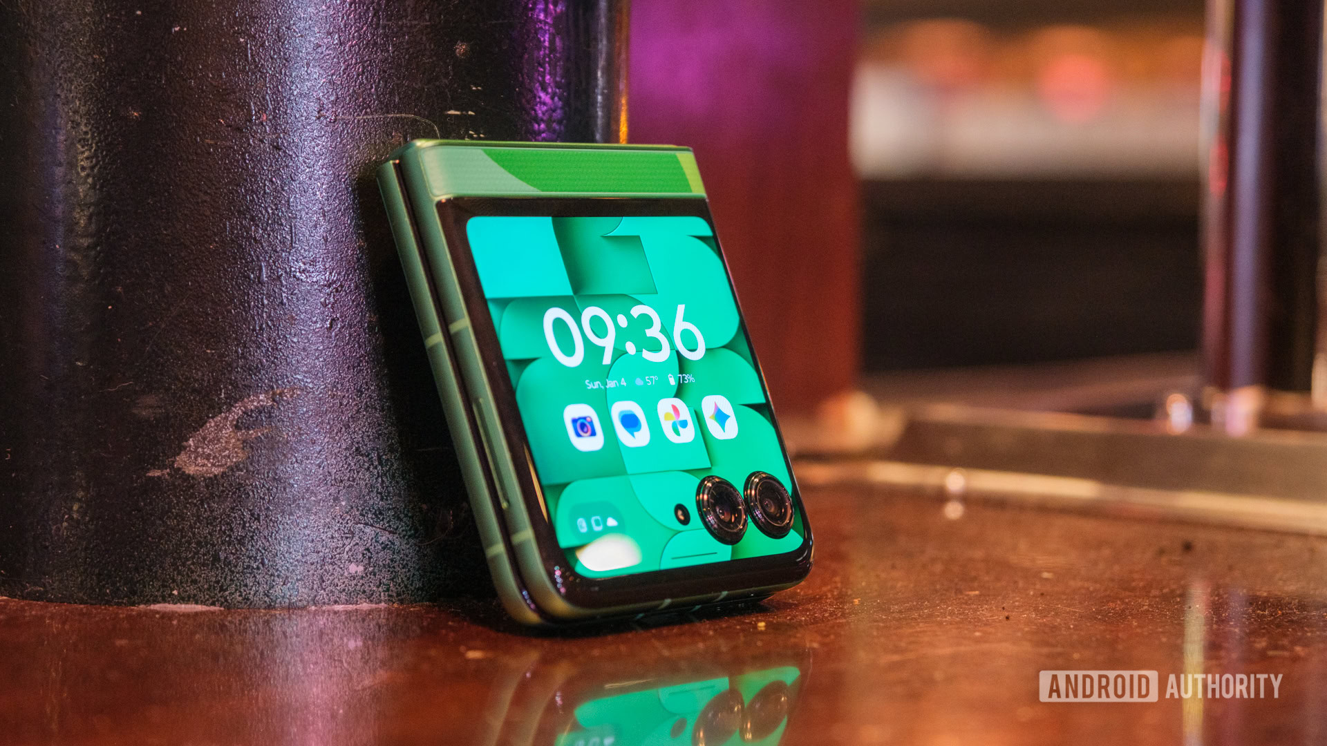 Motorola Razr Fifa world cup edition cover screen Motorola Razr Fifa world cup edition cover screen