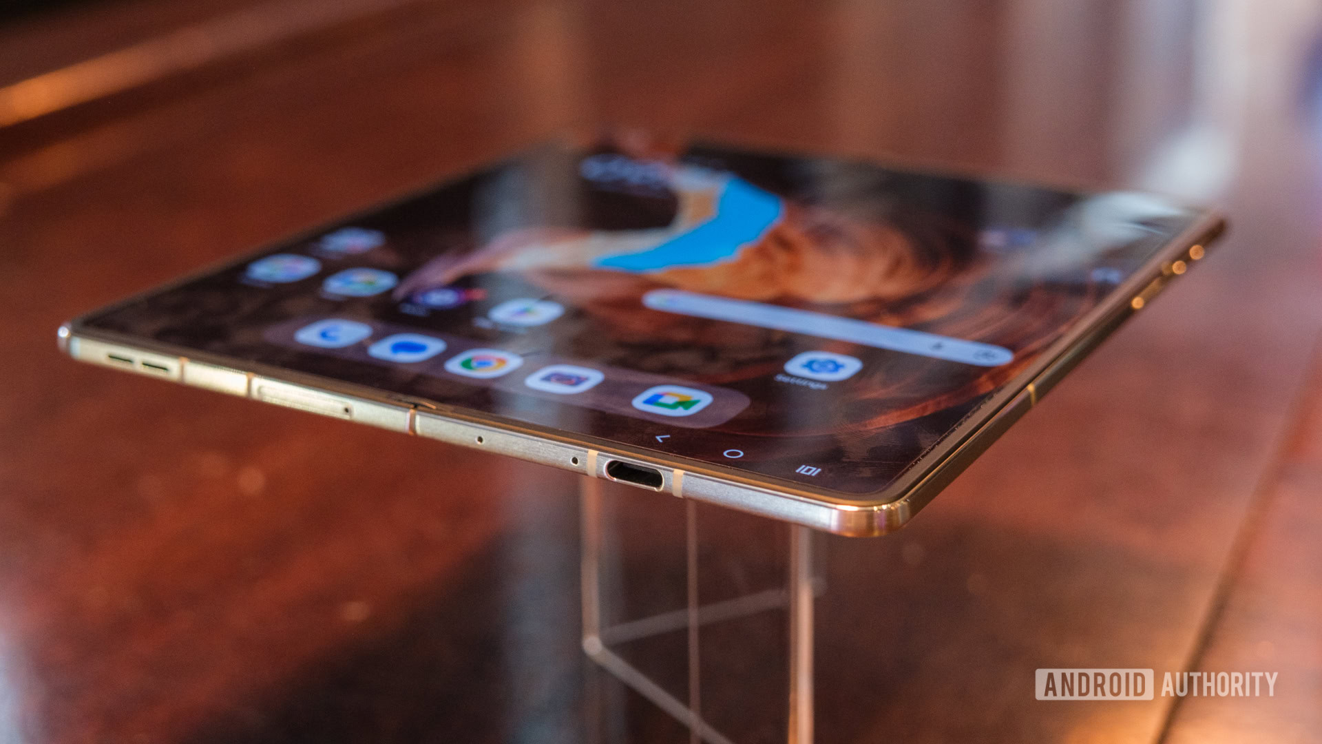 Motorola Razr Fold inner display bezel