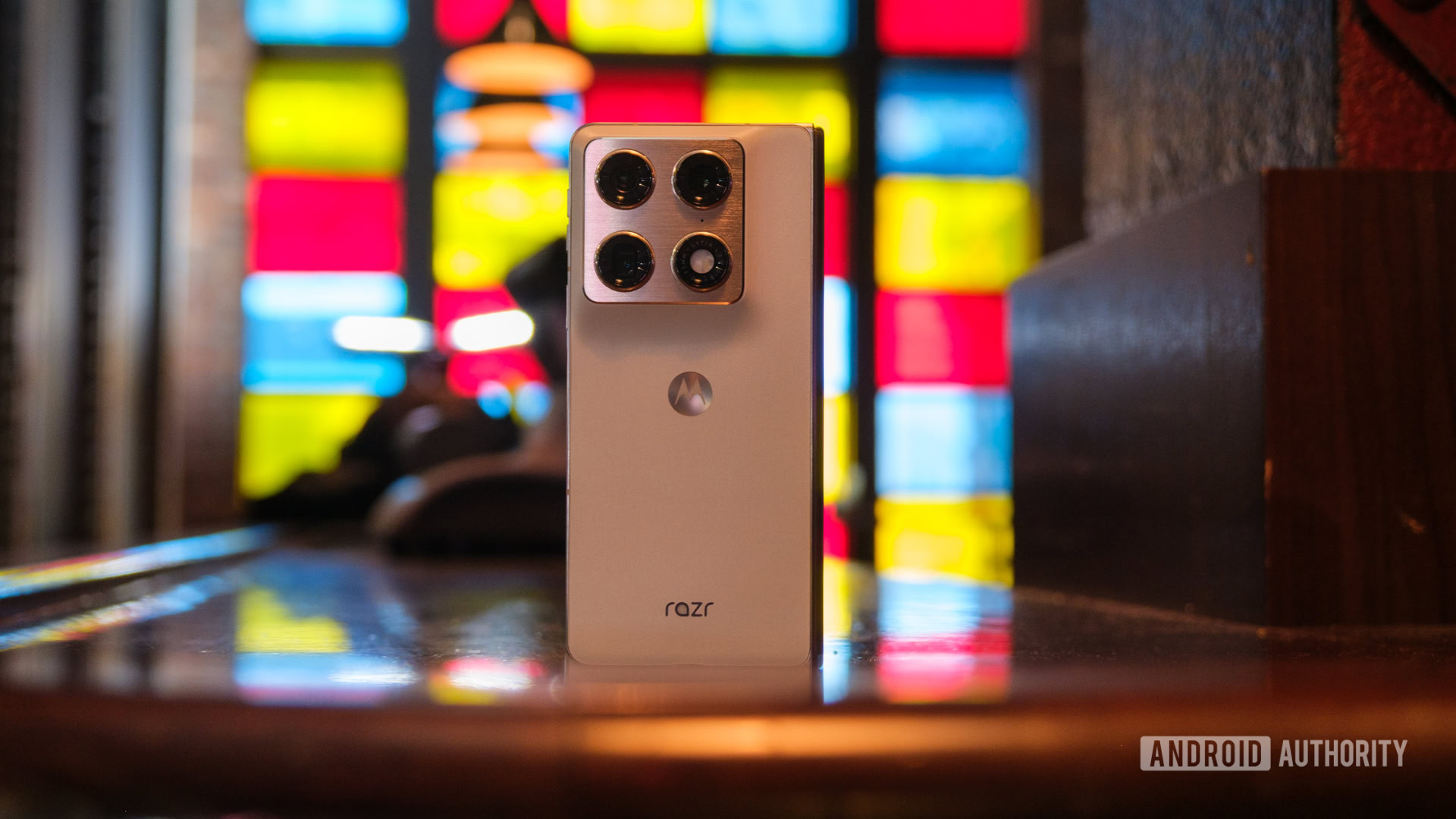 Motorola Razr Fold standing on bar Motorola Razr Fold standing on bar