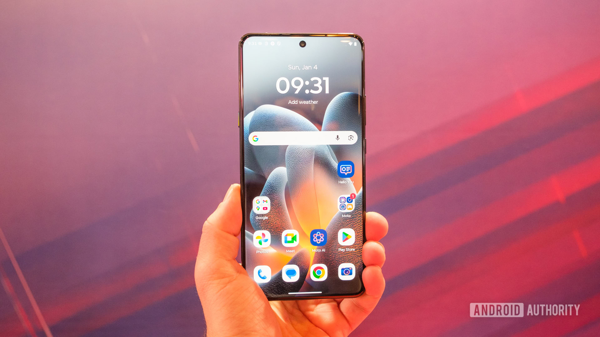 Motorola Signature display in hand