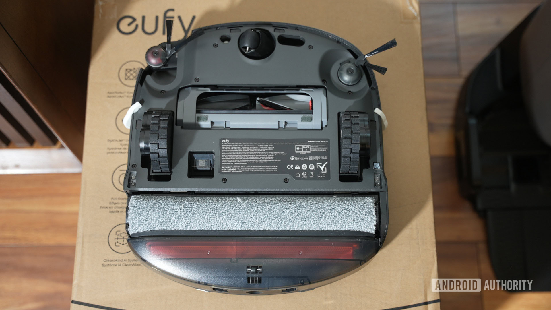 Anker eufy Robot Vacuum Omni S2 bottom package