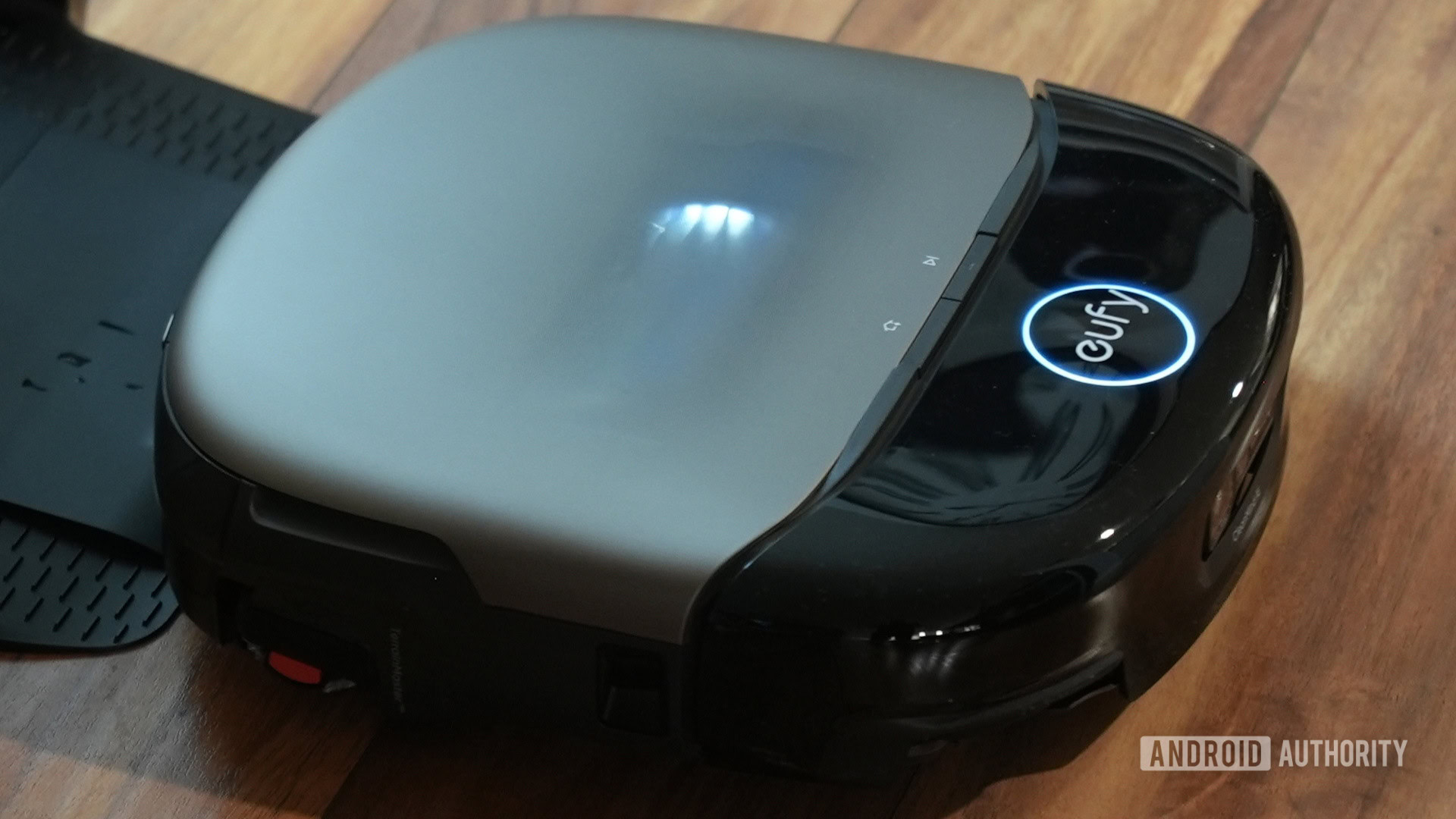 Anker eufy Robot Vacuum Omni S2 lights