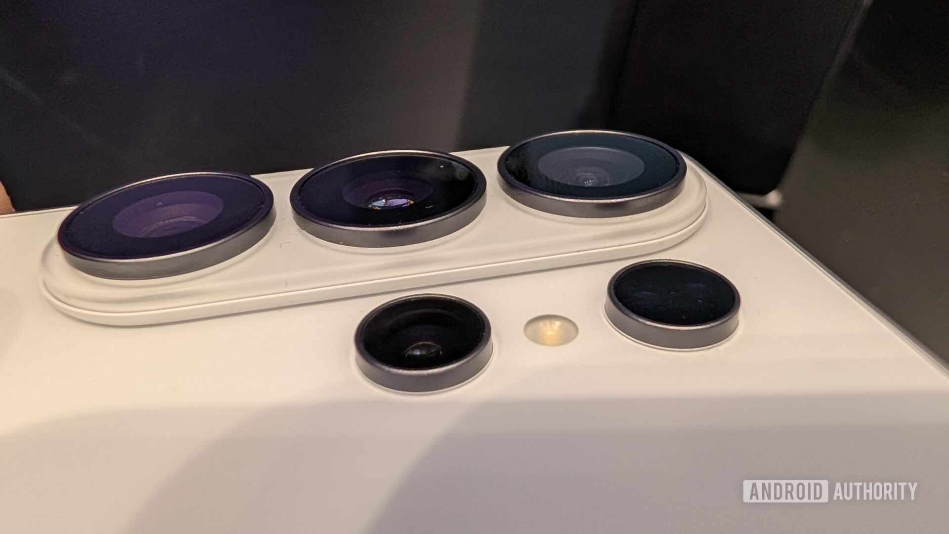 Galaxy S26 Ultra teardown reveals Samsung's clever new zoom camera design
