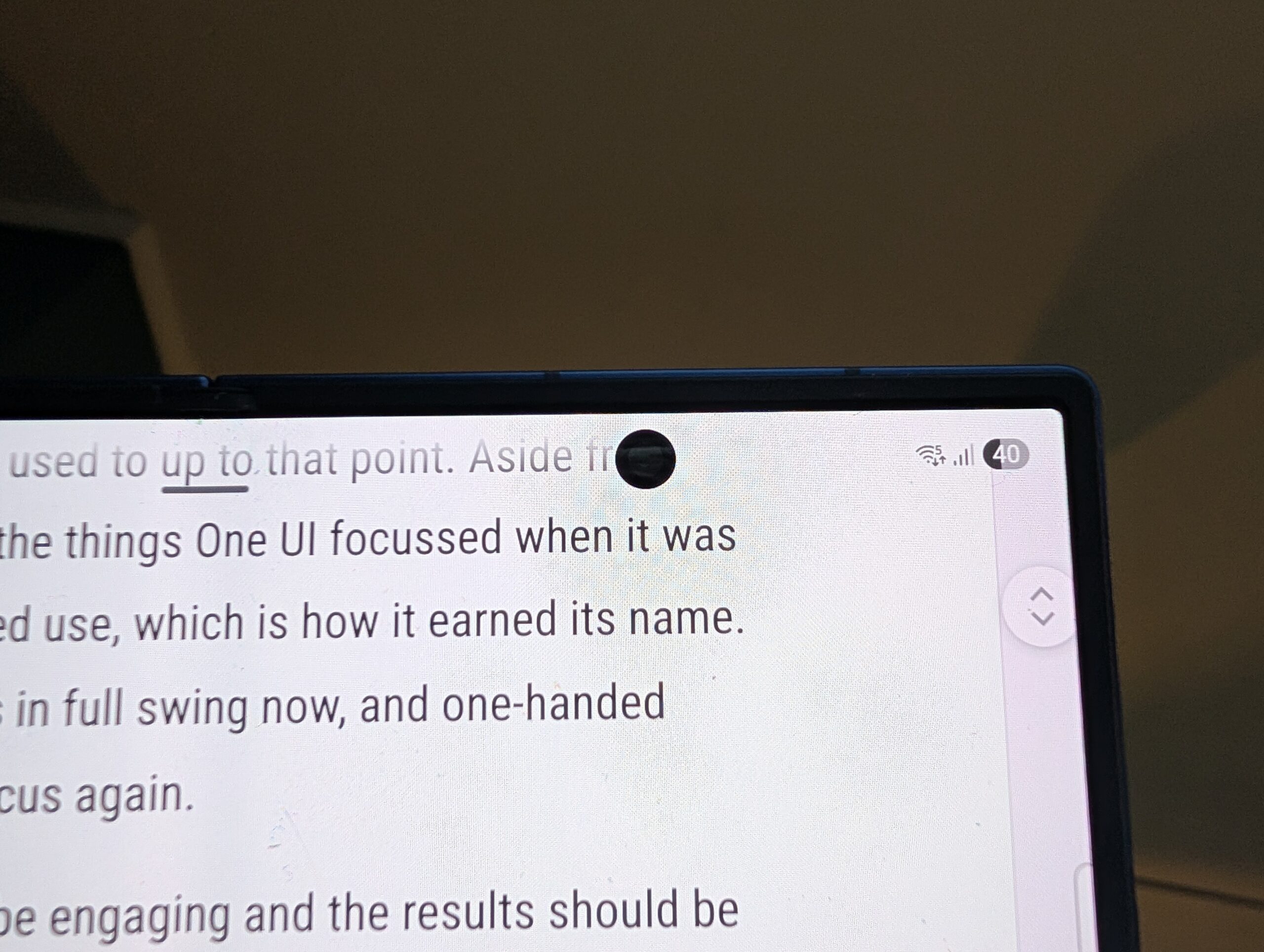 Galaxy Z Fold 7 display covering content (2)