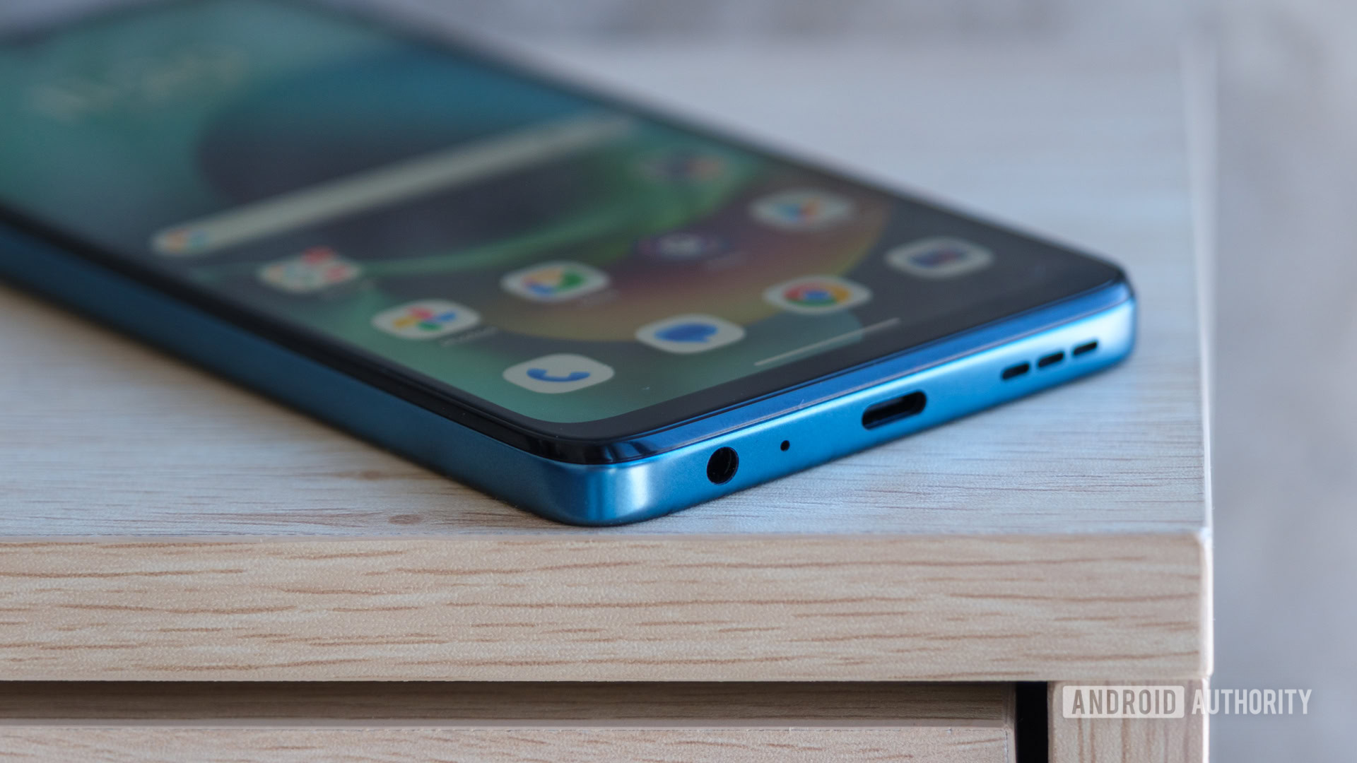 Moto G 2026 and Moto G Play 2026 headphone jack