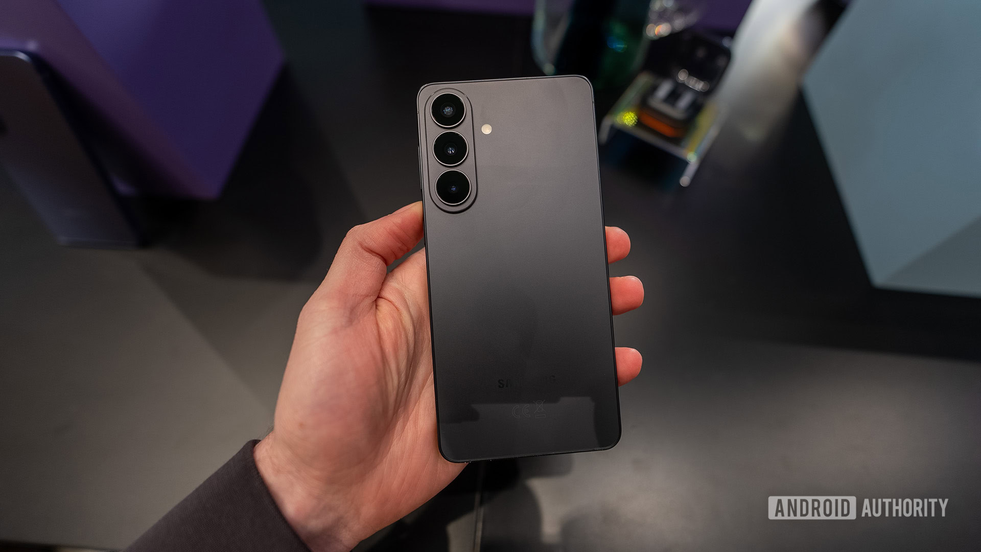 Samsung Galaxy S26 Plus Black in hand Samsung Galaxy S26 Plus Black in hand