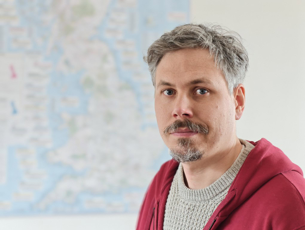 Xiaomi 17 Ultra camera portrait indoors