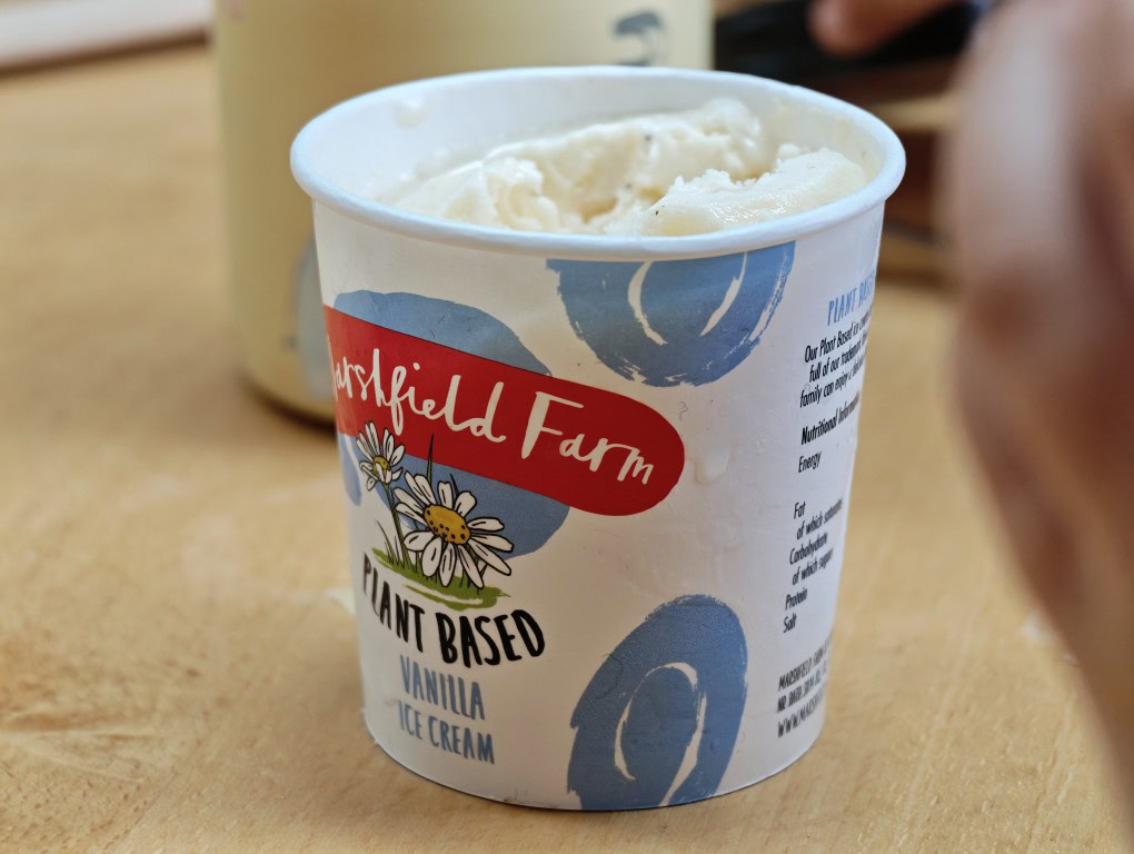 Xiaomi 17 Ultra camera sample periscope macro