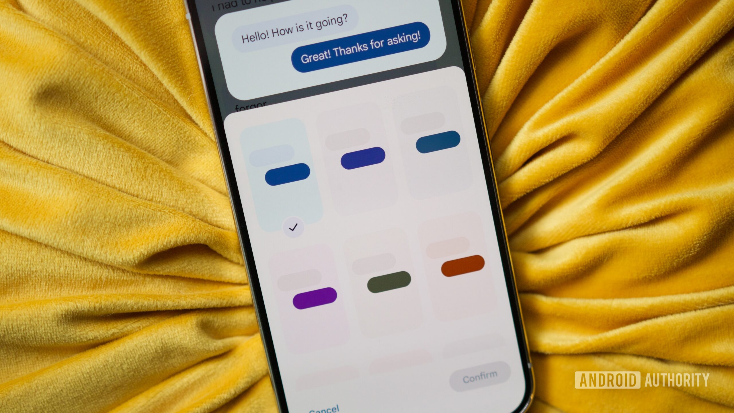Changing conversation colors in Google Messages.