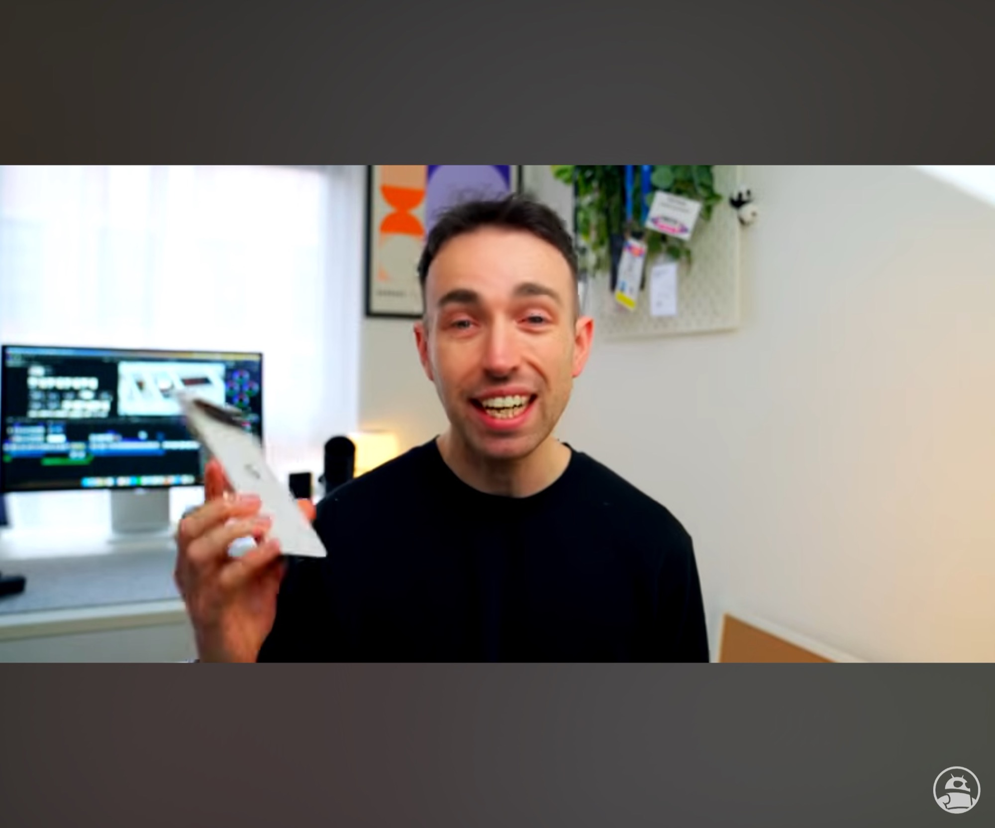 google pixel fold youtube video screenshot landscape inner display