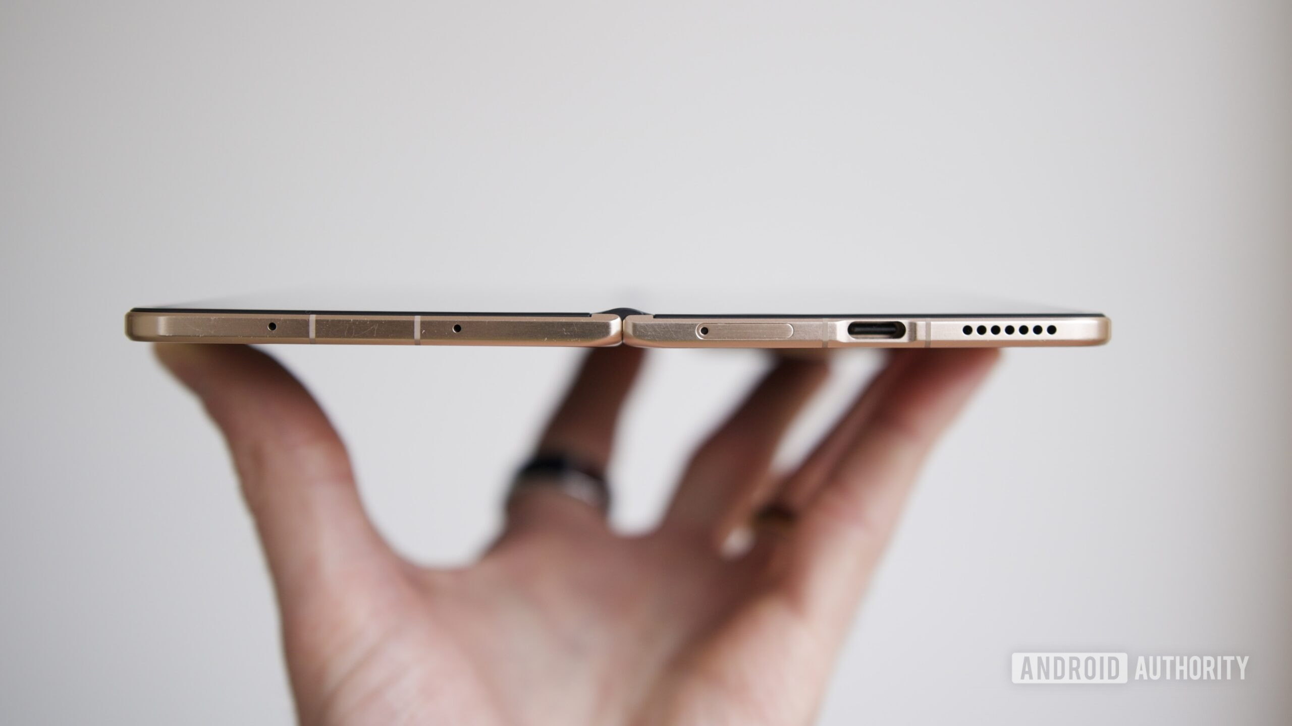 honor magic v6 hands on 12 A side view of the HONOR Magic V6 opened.