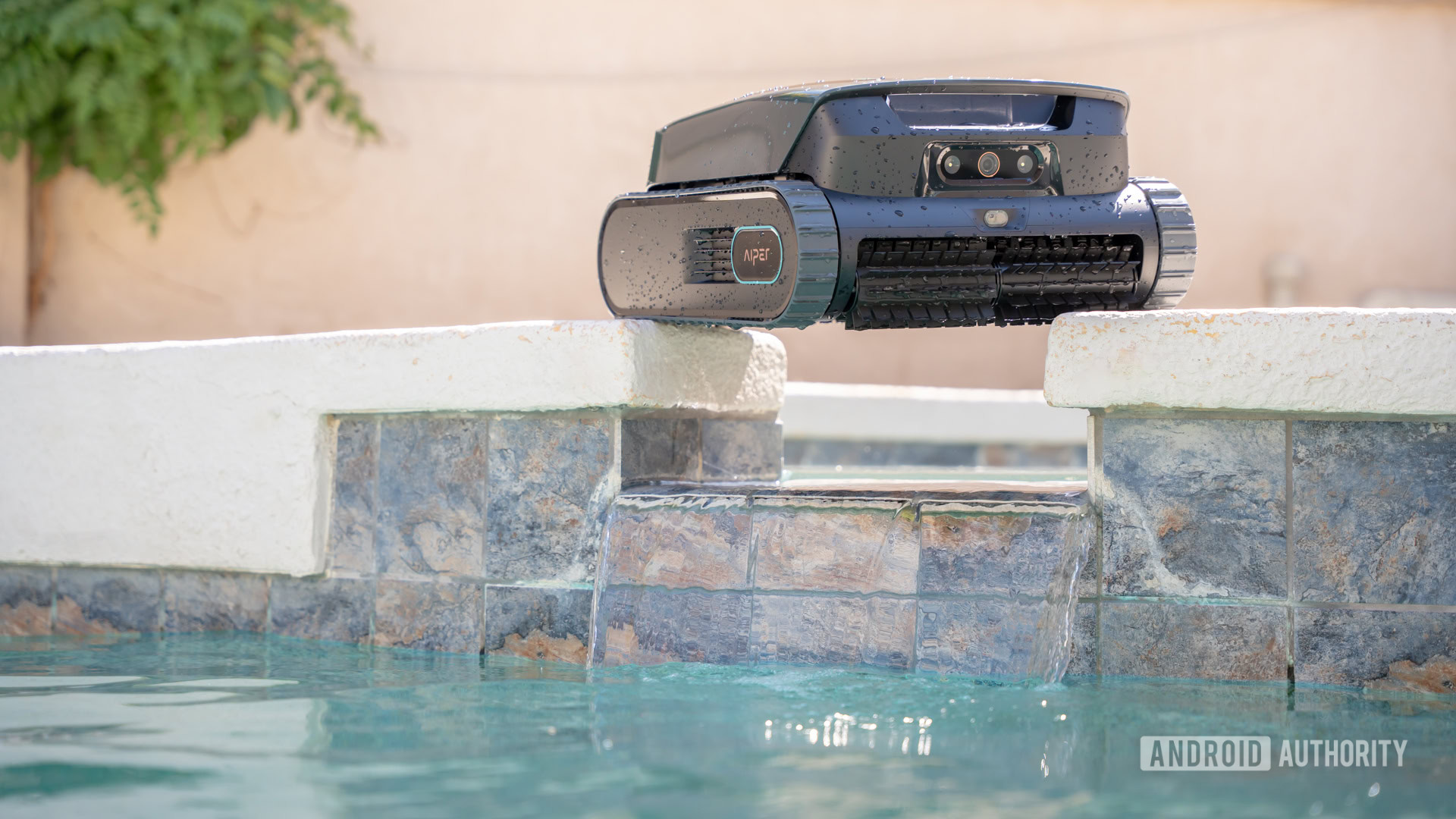 Aiper Scuba V3 next to pool 10