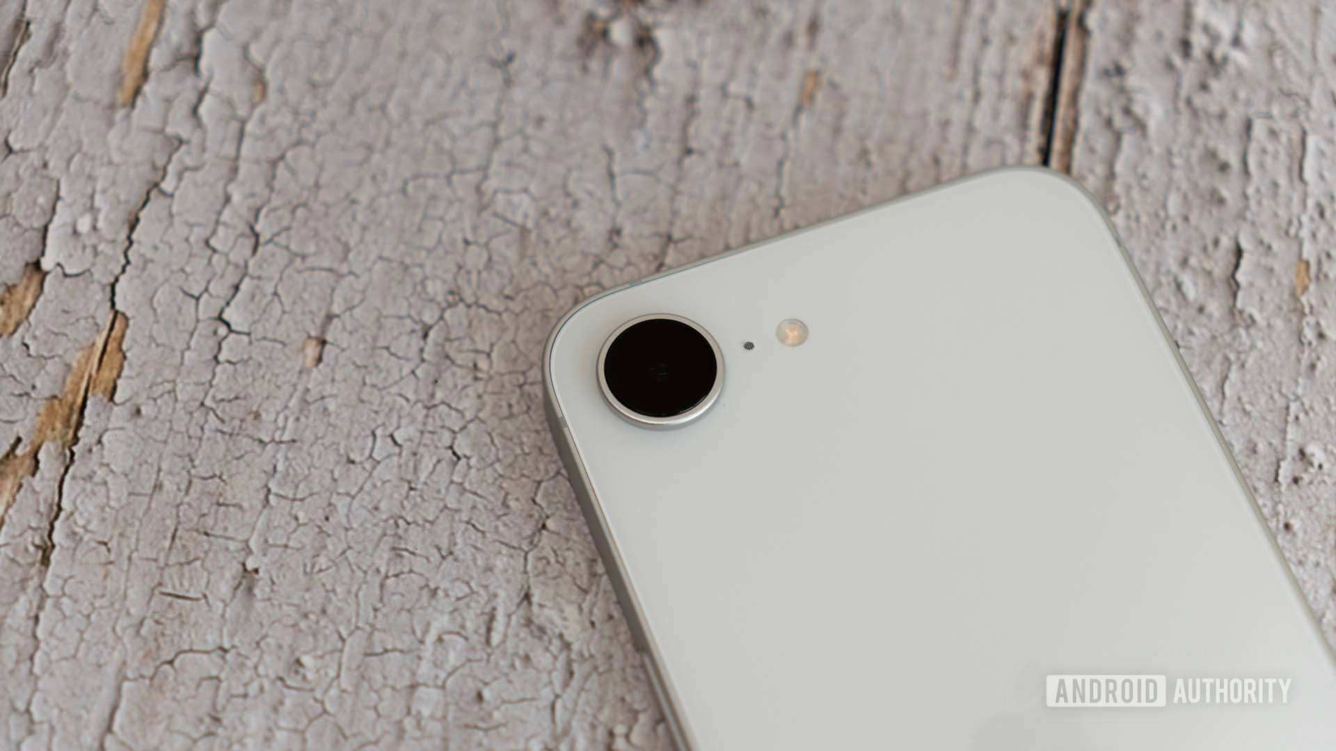 Apple iPhone 17e showing single rear camera 1