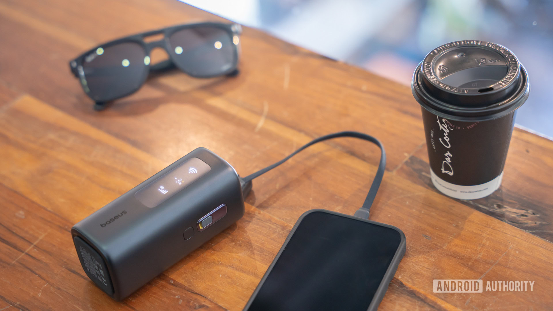 Baseus MiFi Poweer bank at coffee shop 12