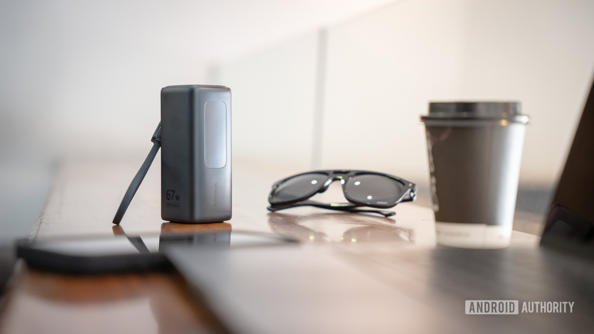 Baseus MiFi Poweer bank at coffee shop 14