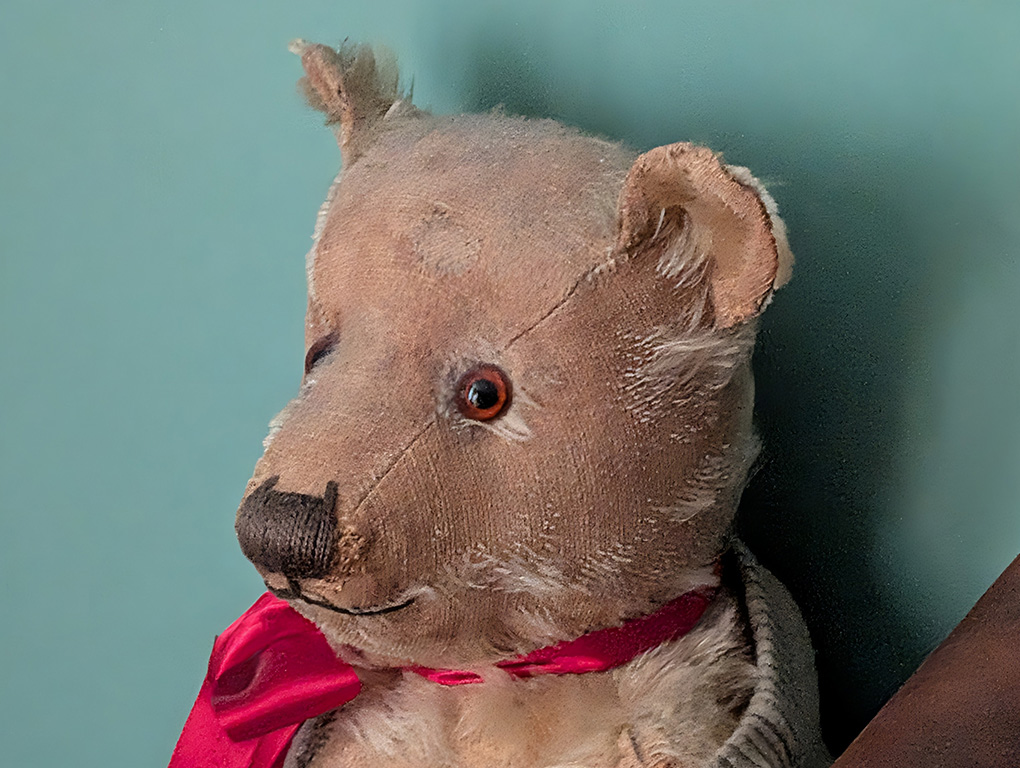 Pixel 10 Pro XL 10x Low Light Detail FULL