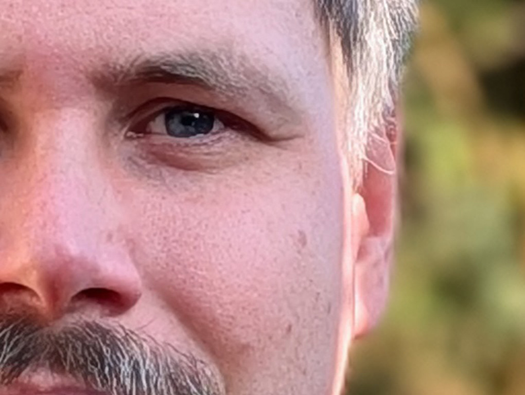 Pixel 10 Pro XL 3x portrait crop