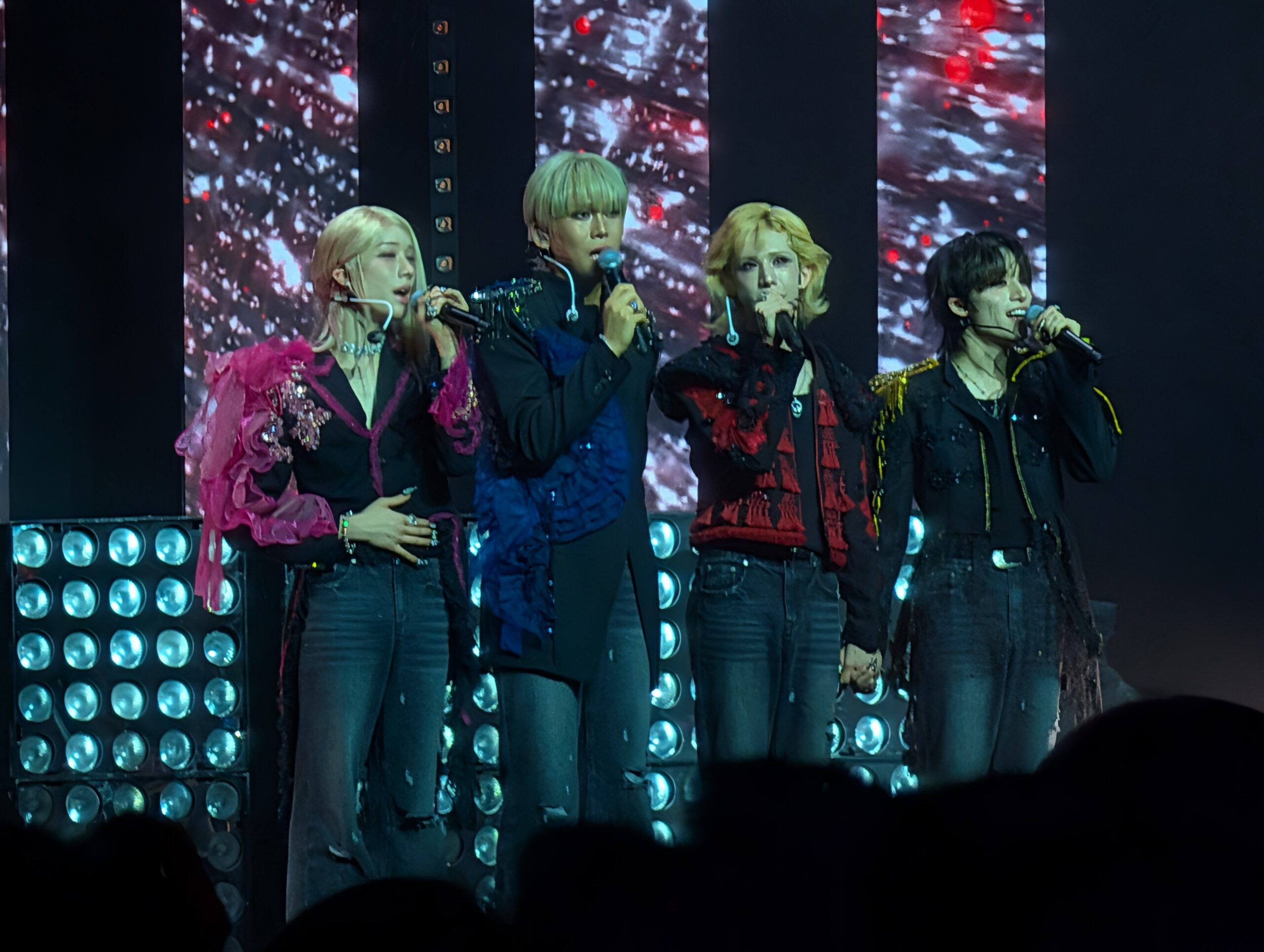 Pixel 10 pro concert photo (2)