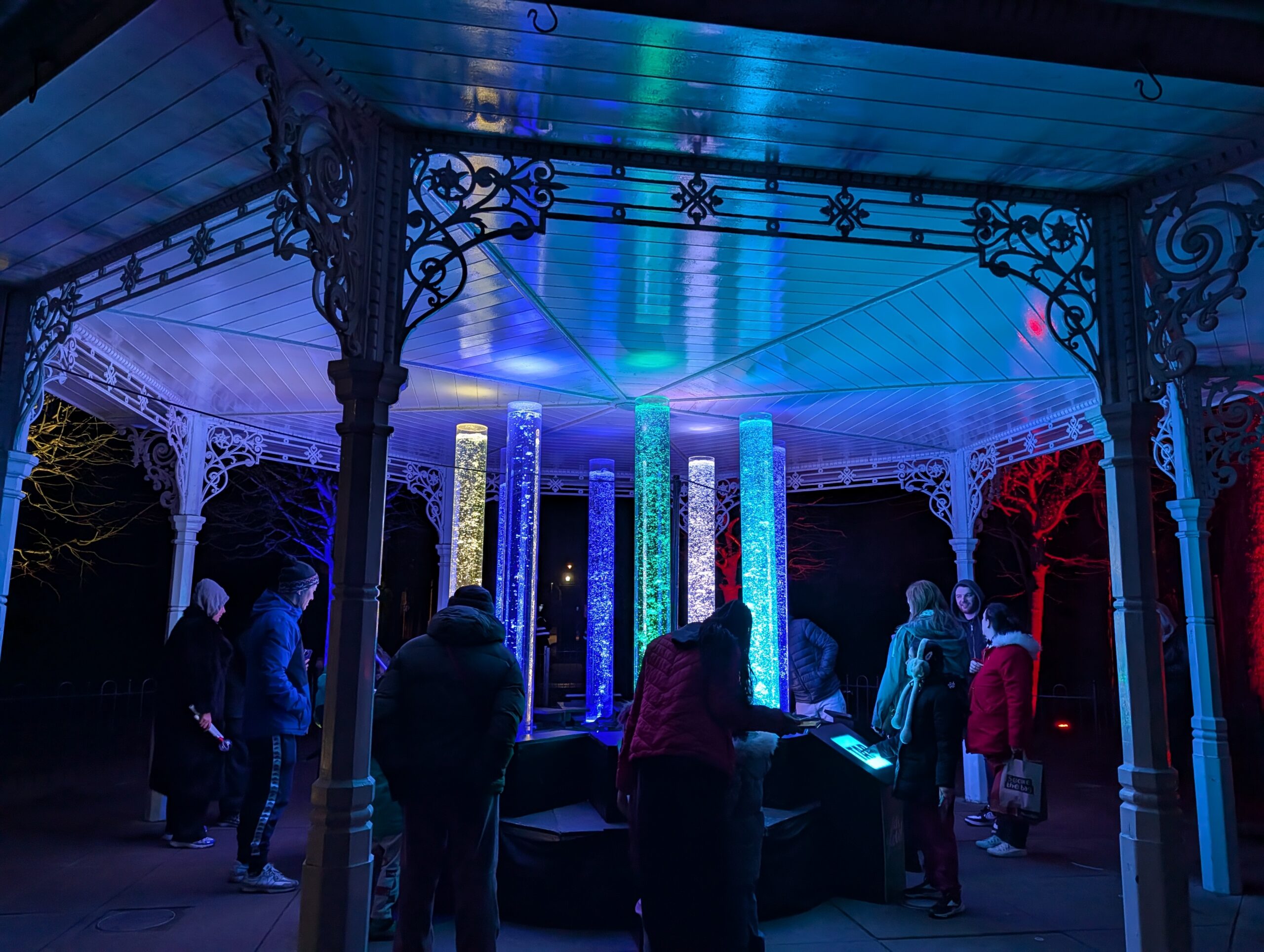 Pixel 10 pro light show (5)