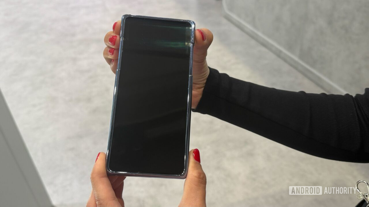 This new Samsung slidable phone concept expands from the top - Android ...