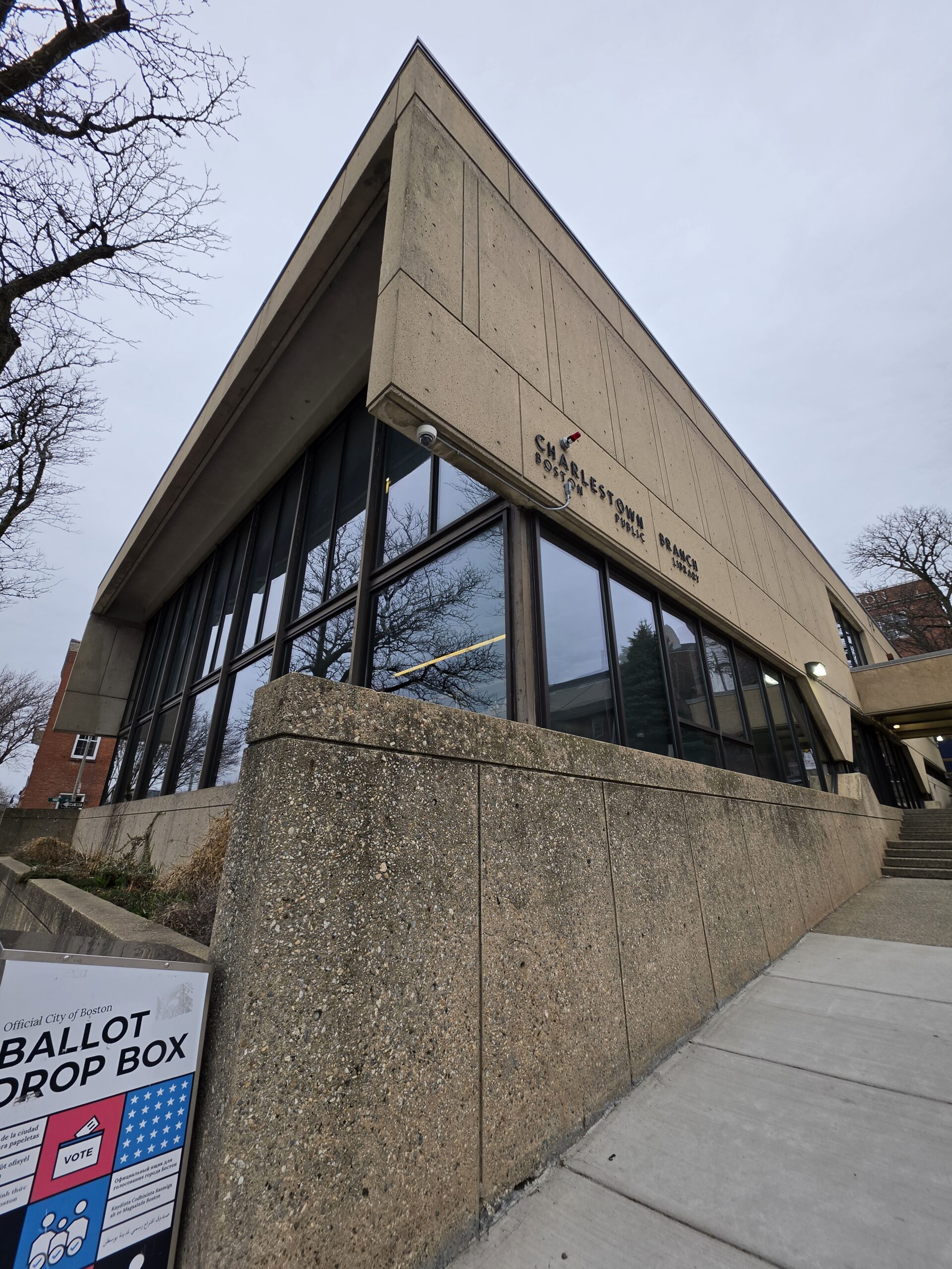 Samsung Galaxy S26 Ultra library ultrawide