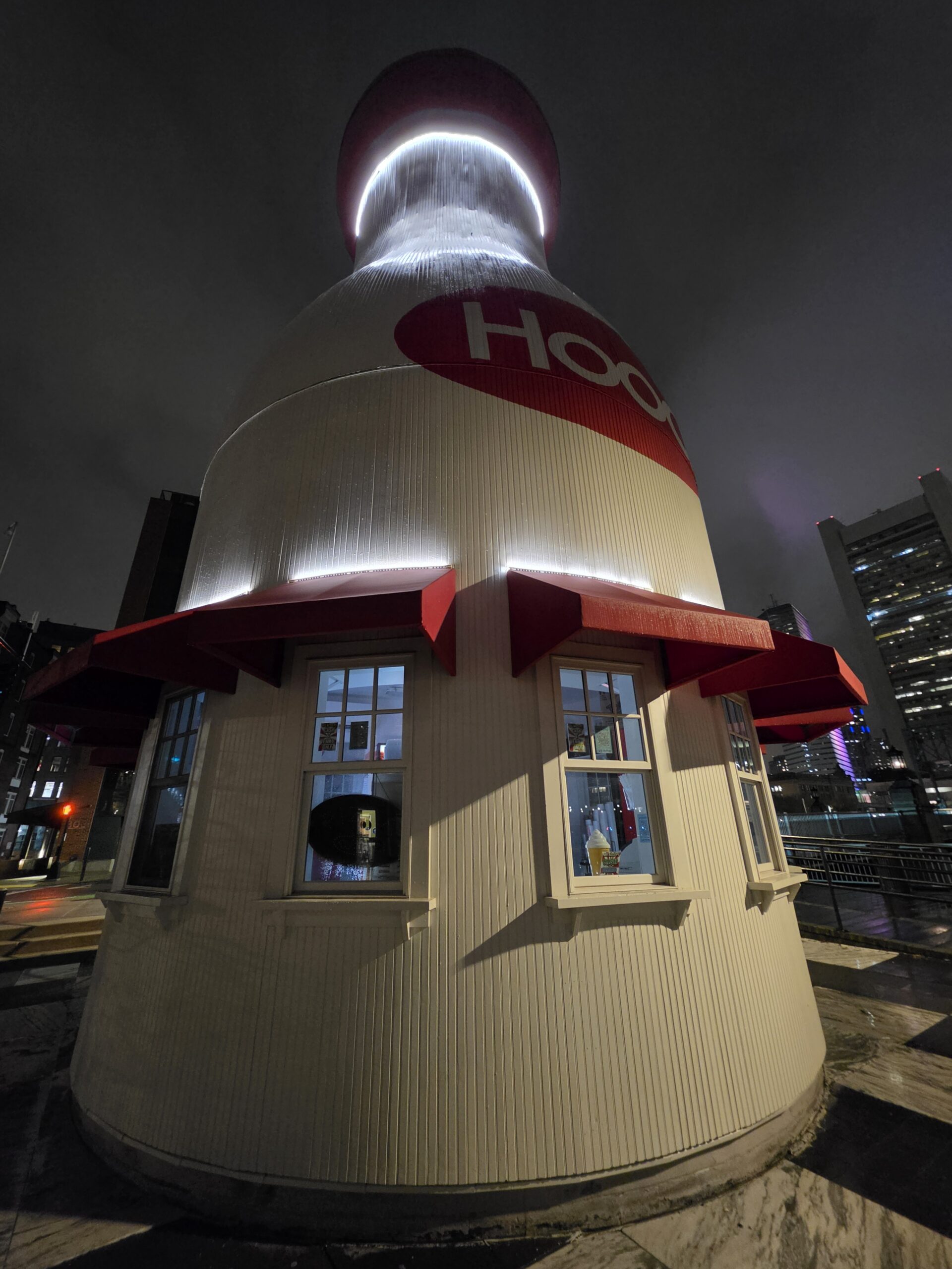 Samsung Galaxy S26 Ultra milk shop ultrawide