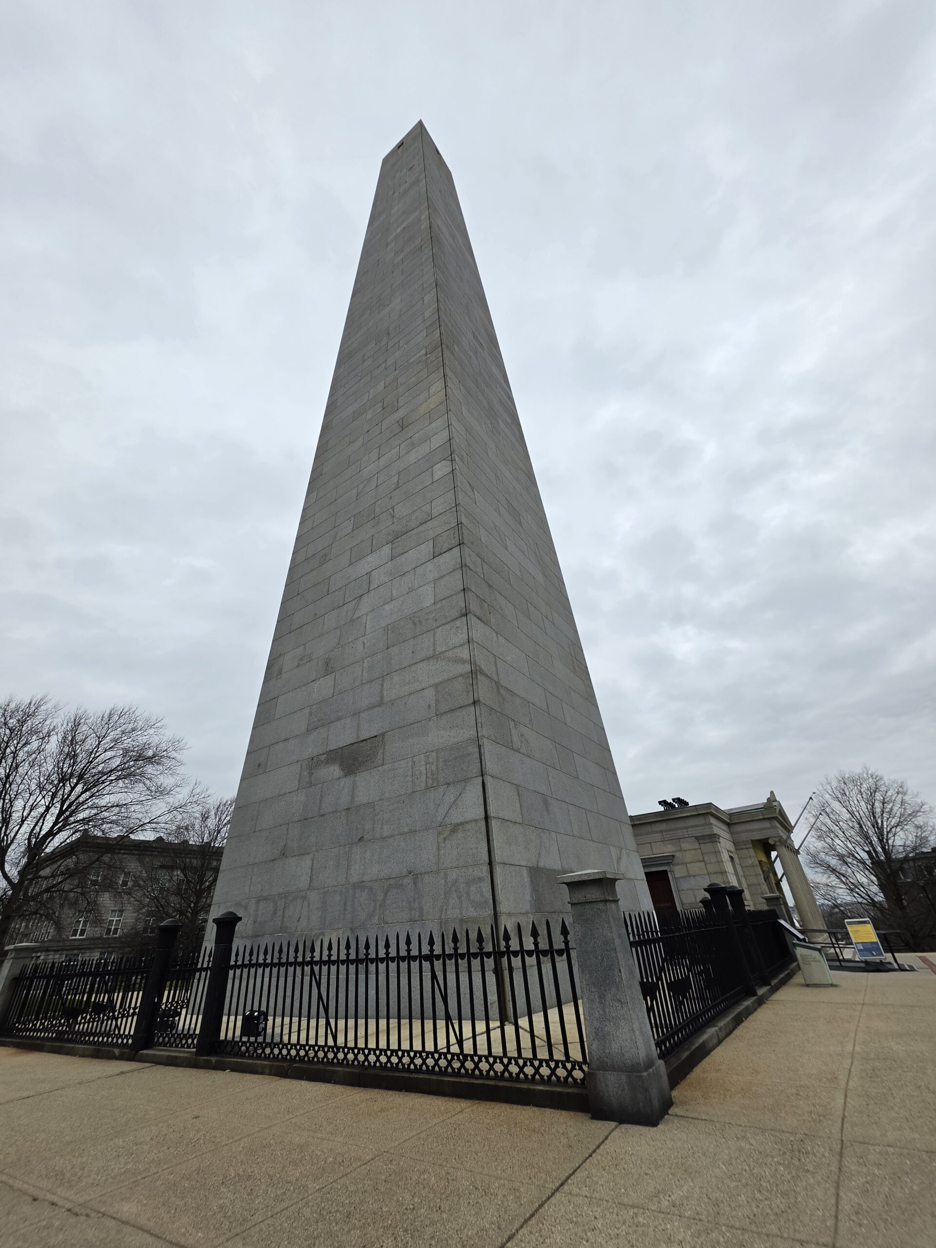 Samsung Galaxy S26 Ultra monument ultrawide