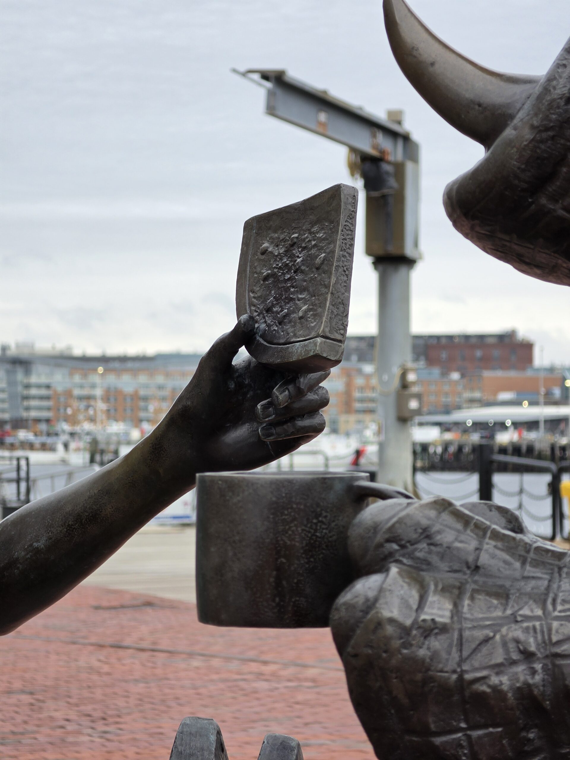 Samsung Galaxy S26 Ultra statue detail 5x