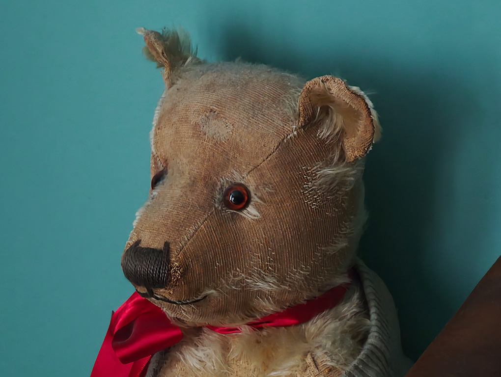 Xiaomi 17 Ultra 10x Low Light Details FULL