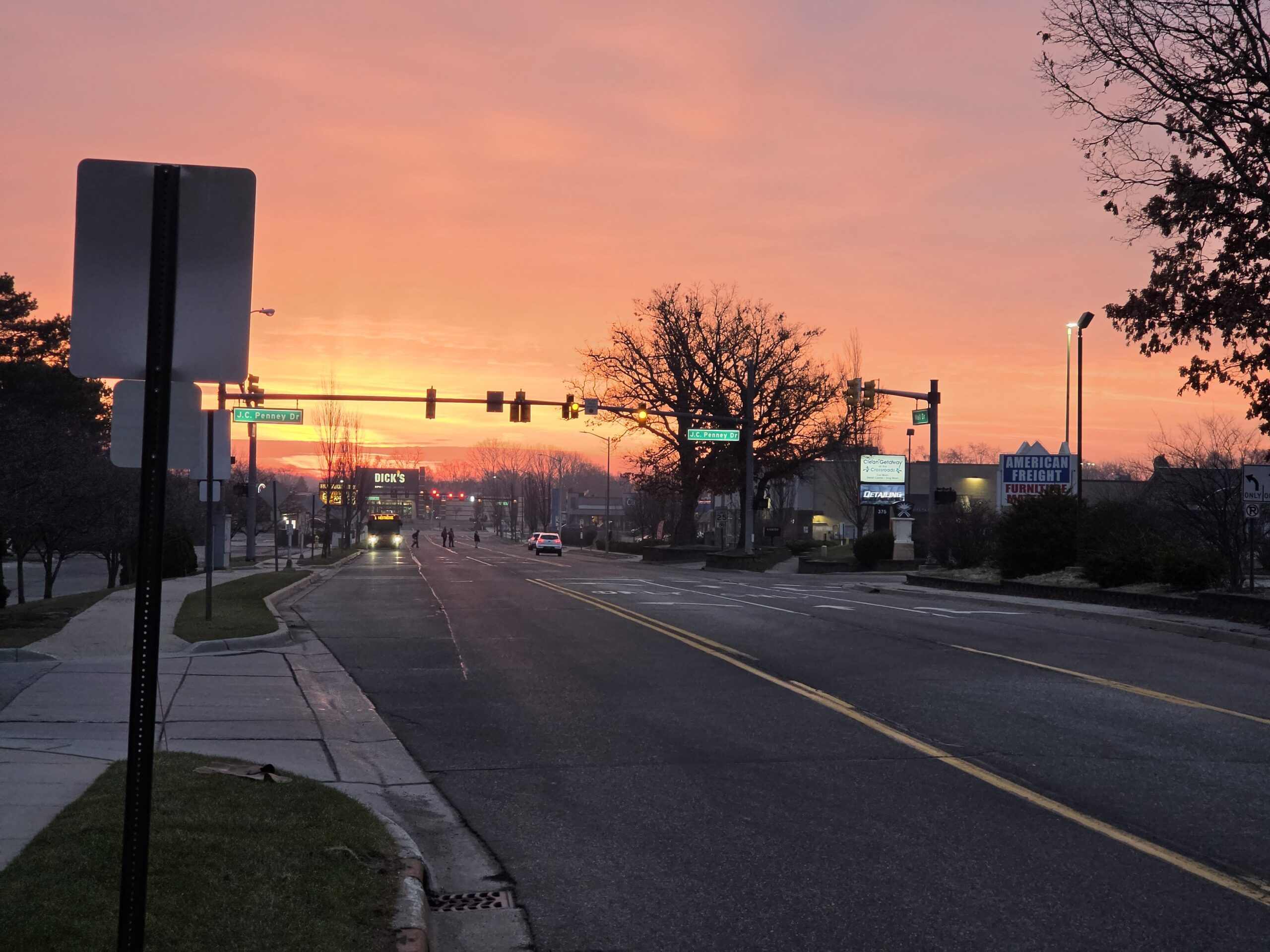 Photo of a sunrise and a road, taken with the Samsung Galaxy S26.
