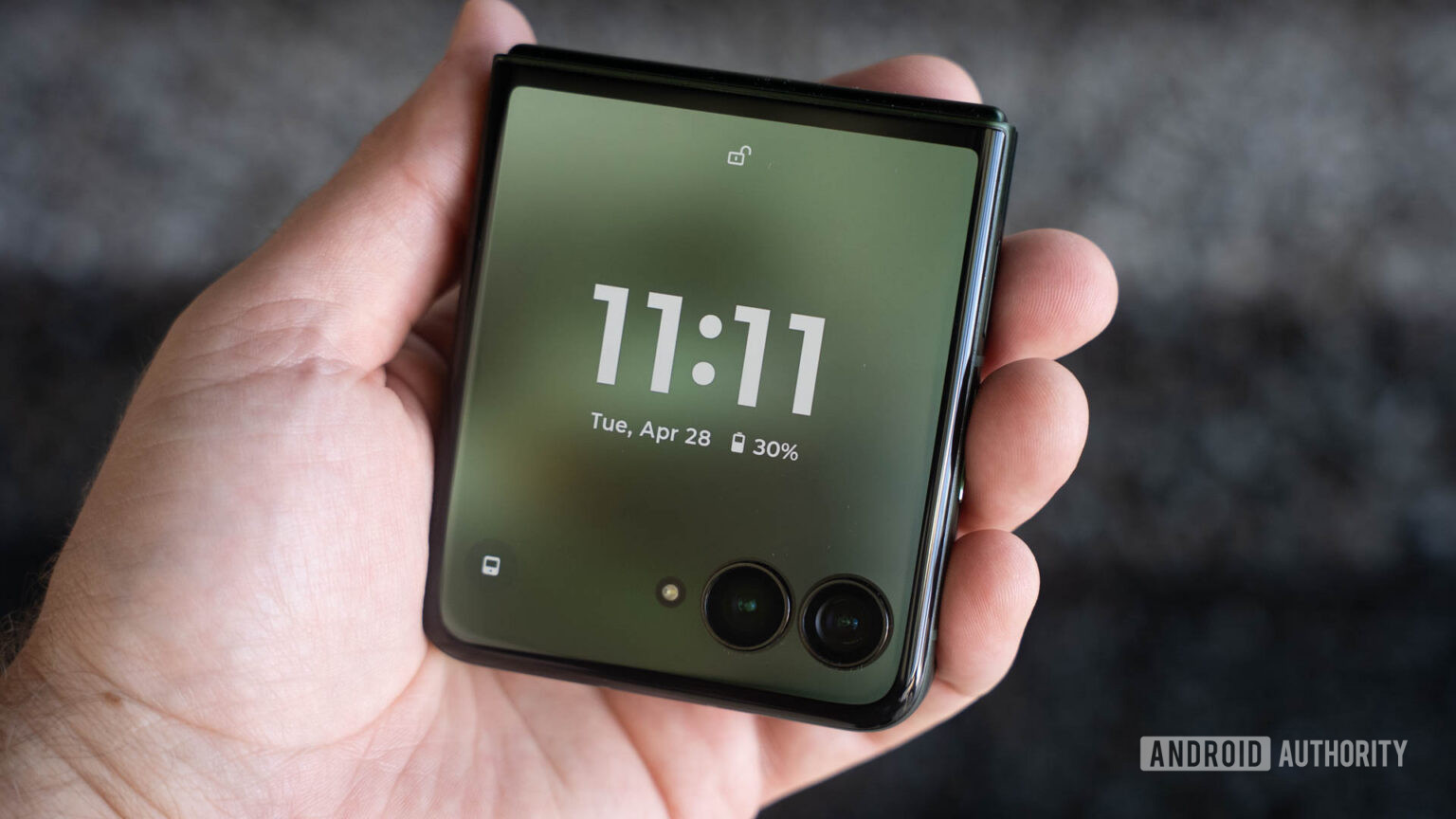Motorola's 2026 Razr series is better and more expensive than ever ...
