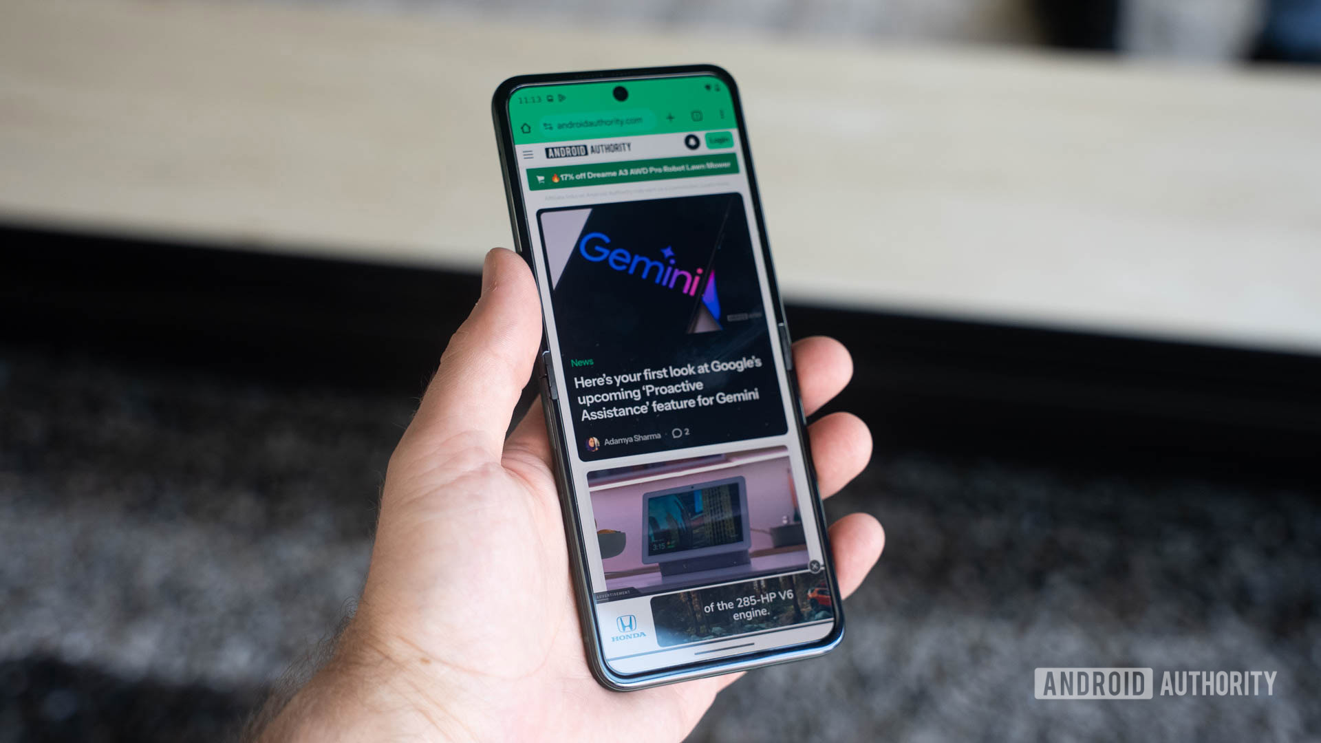 2026 Motorola Razr Plus (5)