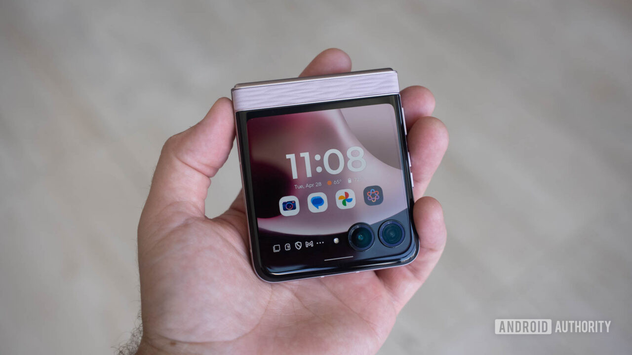 Motorola's 2026 Razr series is better and more expensive than ever ...
