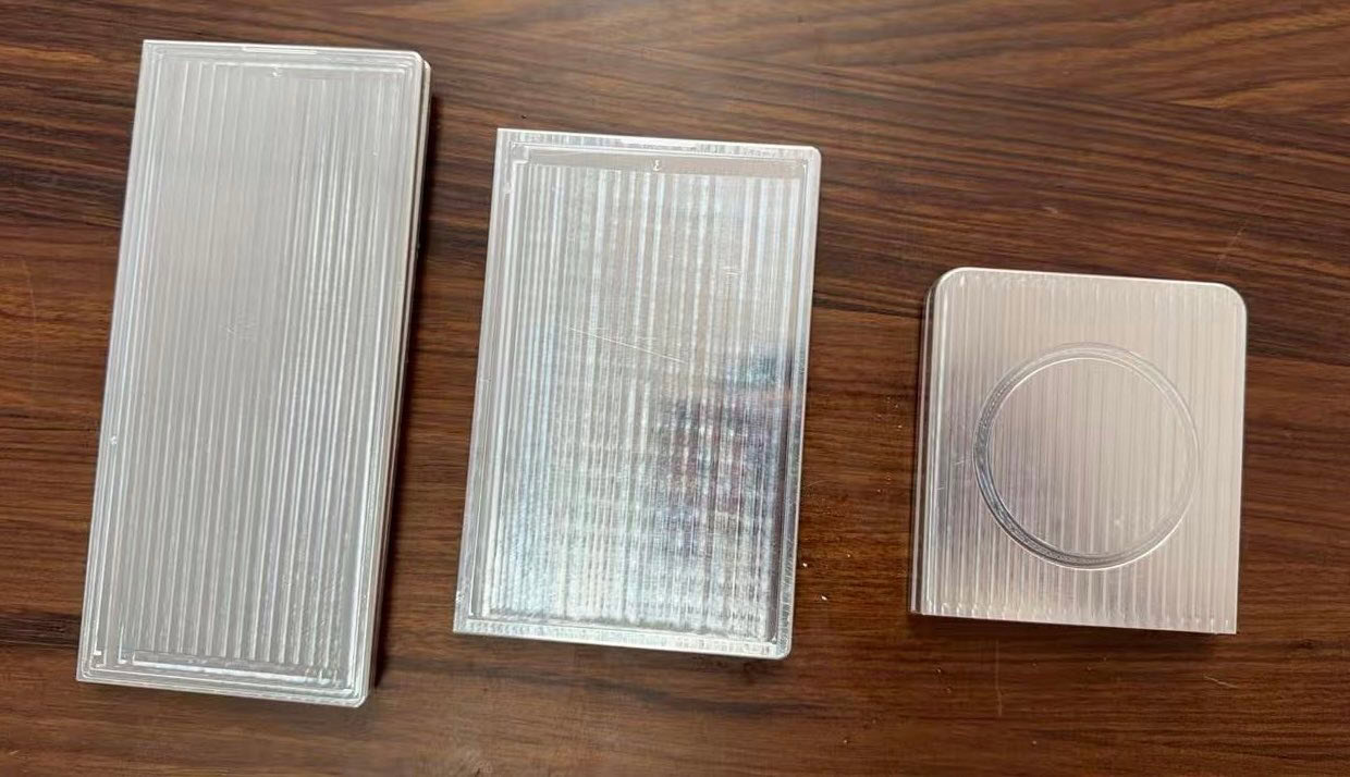 Galaxy Z Fold 8 Flip 8 Wide dummies folded