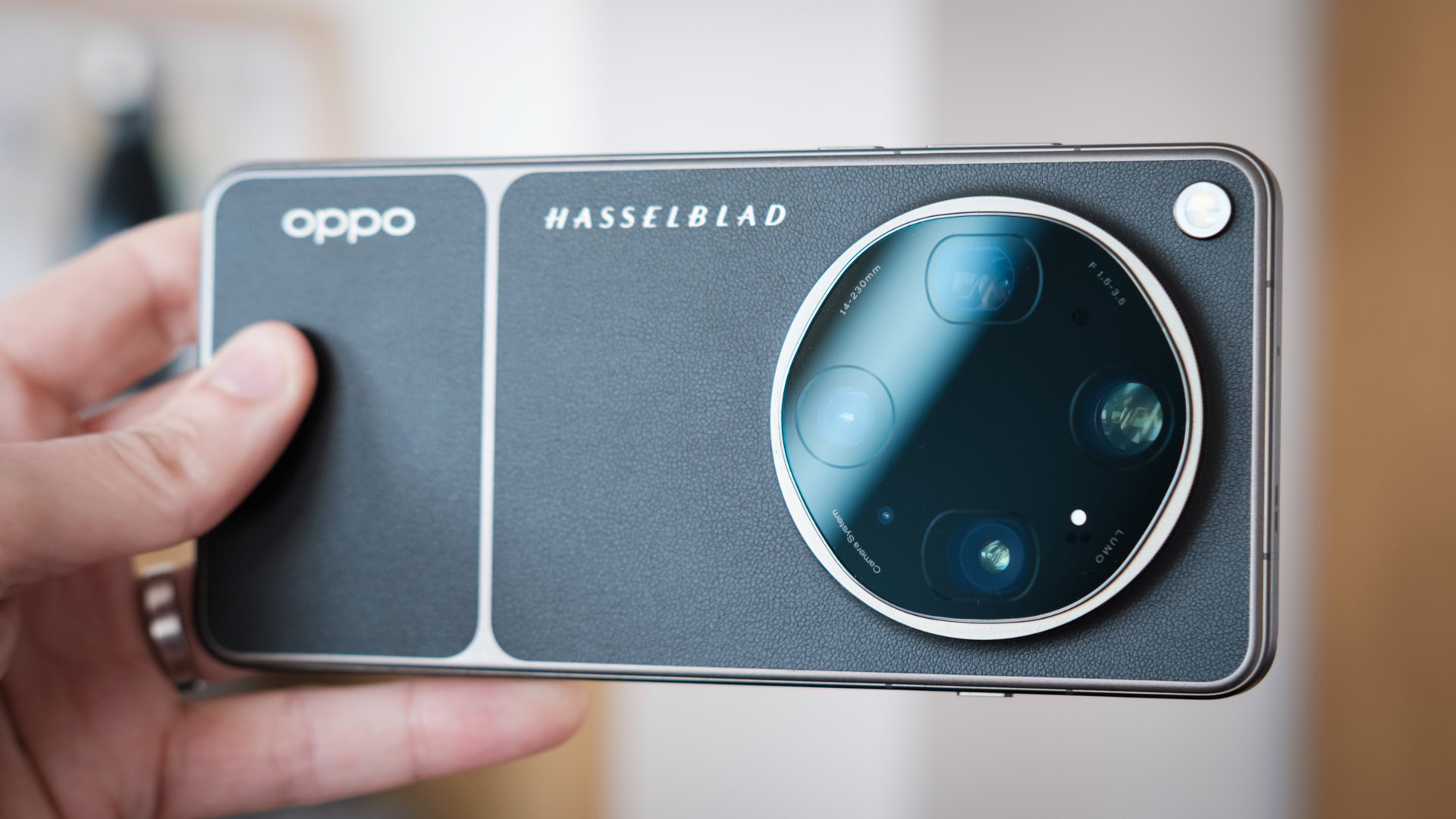 I tried a new Android camera phone that should make Samsung and Apple terrified