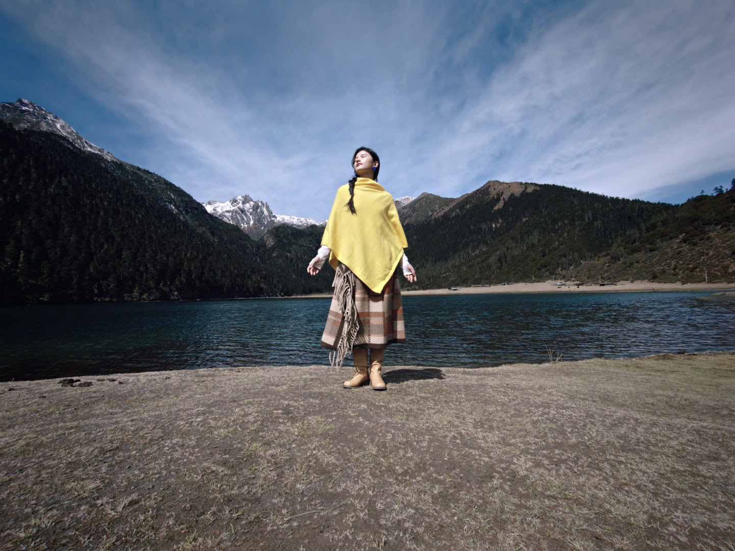 OPPO Find X9 Ultra camera sample lakeside