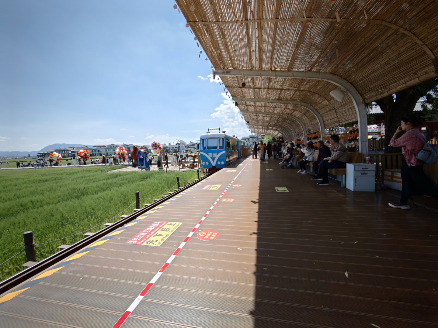 OPPO Find X9 Ultra camera sample train station wide