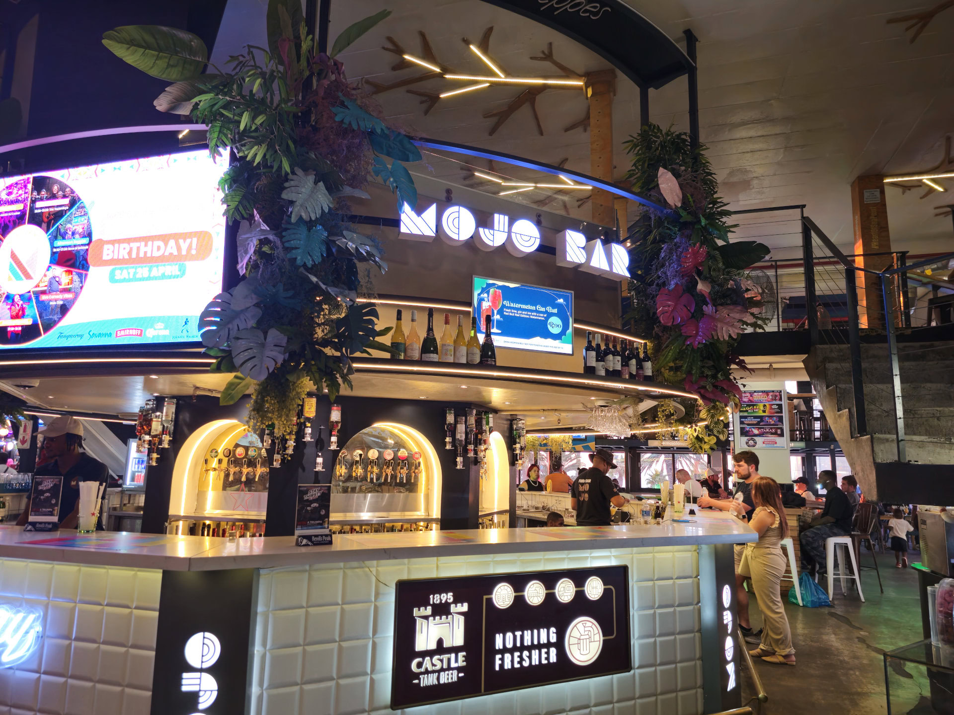 Samsung Galaxy S23 Ultra market bar 200mp