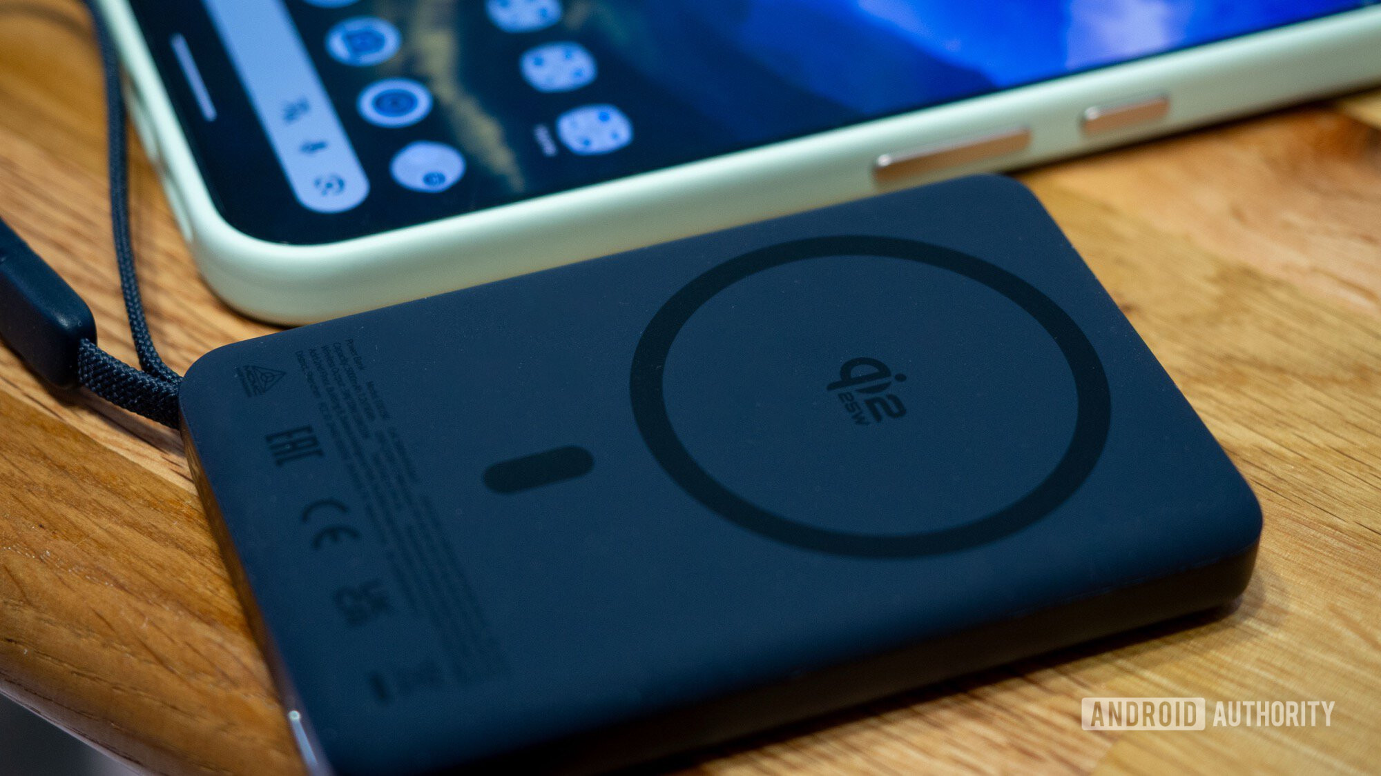 baseus qi2 25w charger am52 with pixel 10 pro xl 2