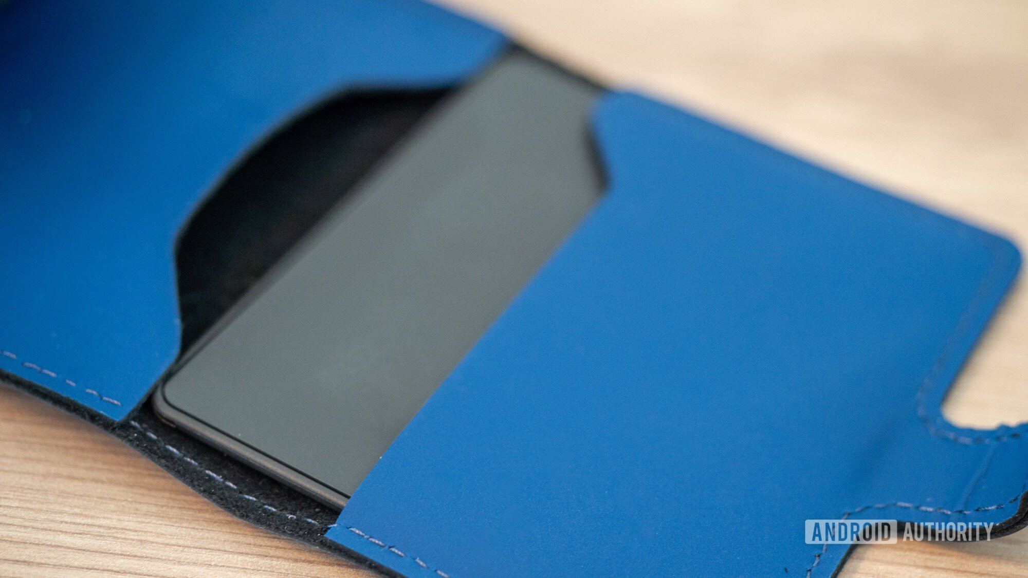 chipolo card google find hub bluetooth tracker secrid wallet 2