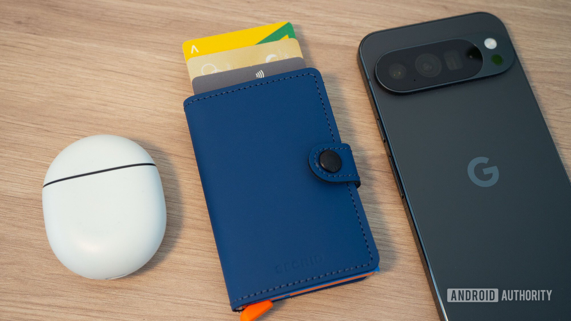 chipolo card google find hub bluetooth tracker secrid wallet buds phone