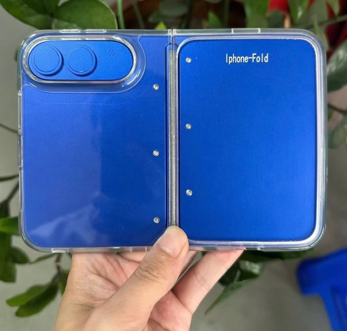 iphone fold case leak 3
