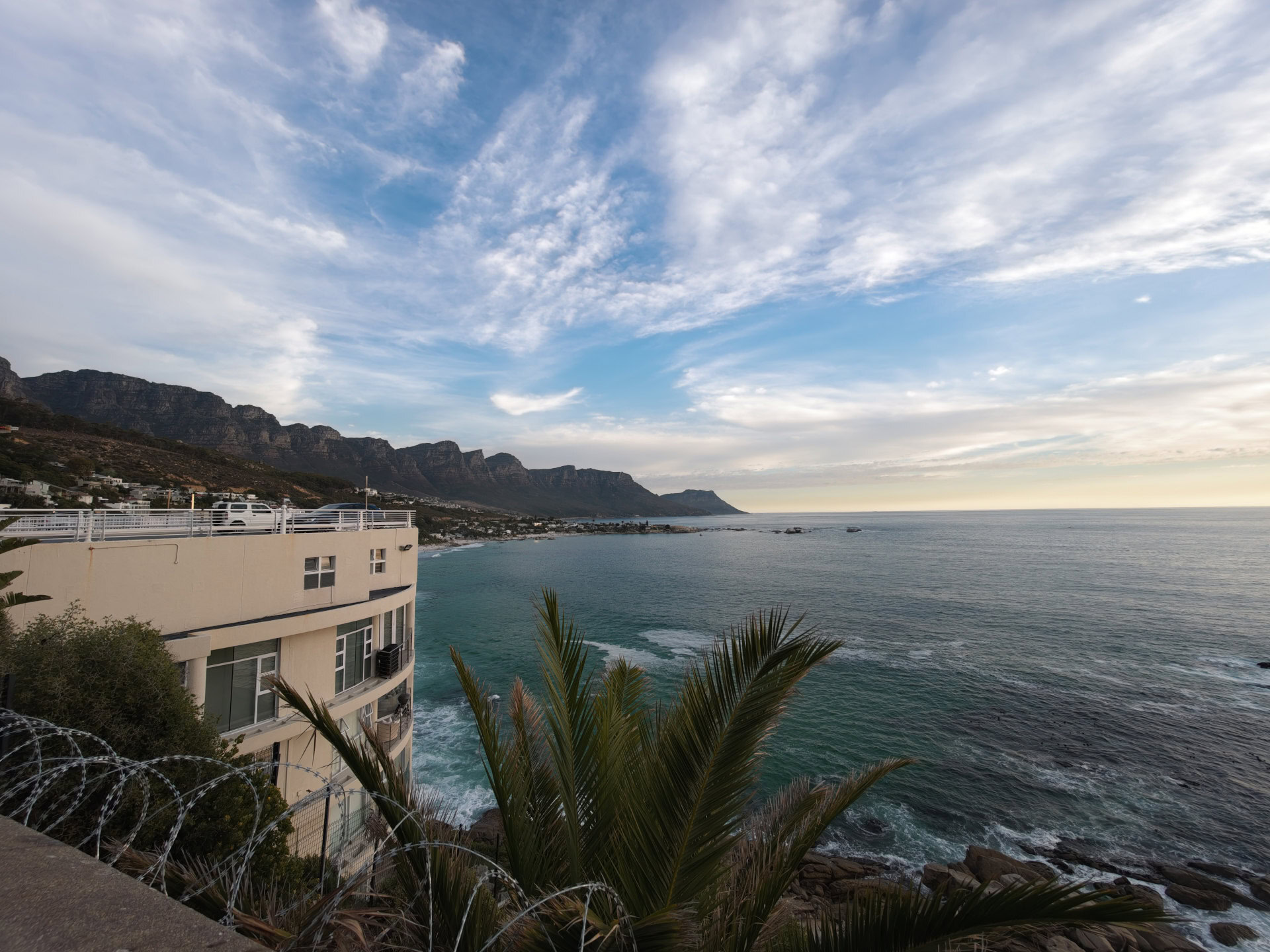 vivo X300 Ultra 12 apostles mountains 14mm scaled