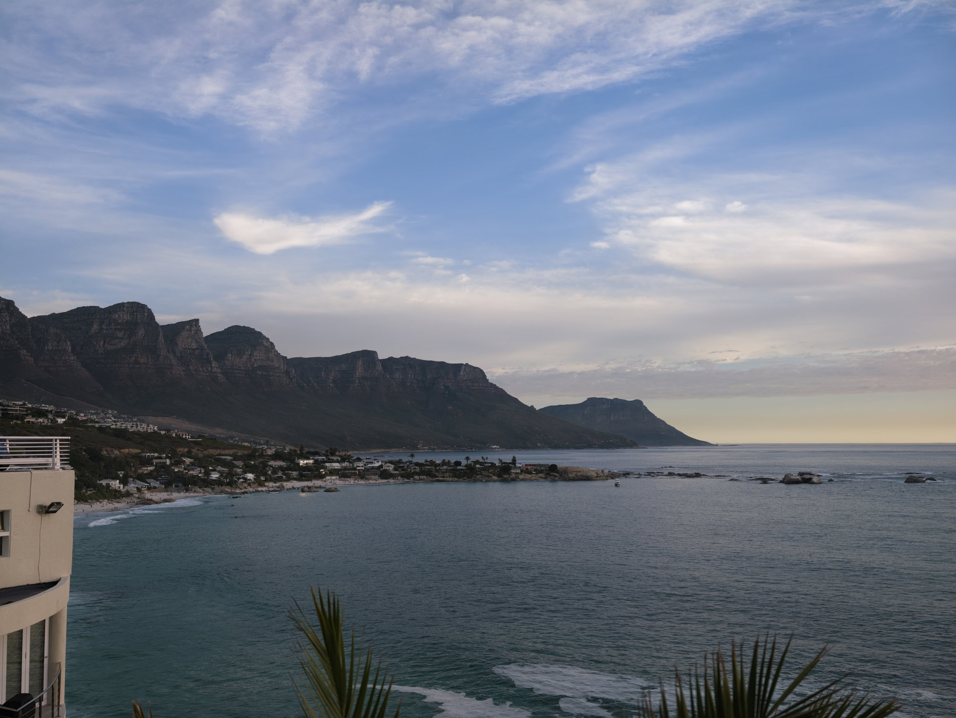 vivo X300 Ultra 12 apostles mountains 35mm scaled