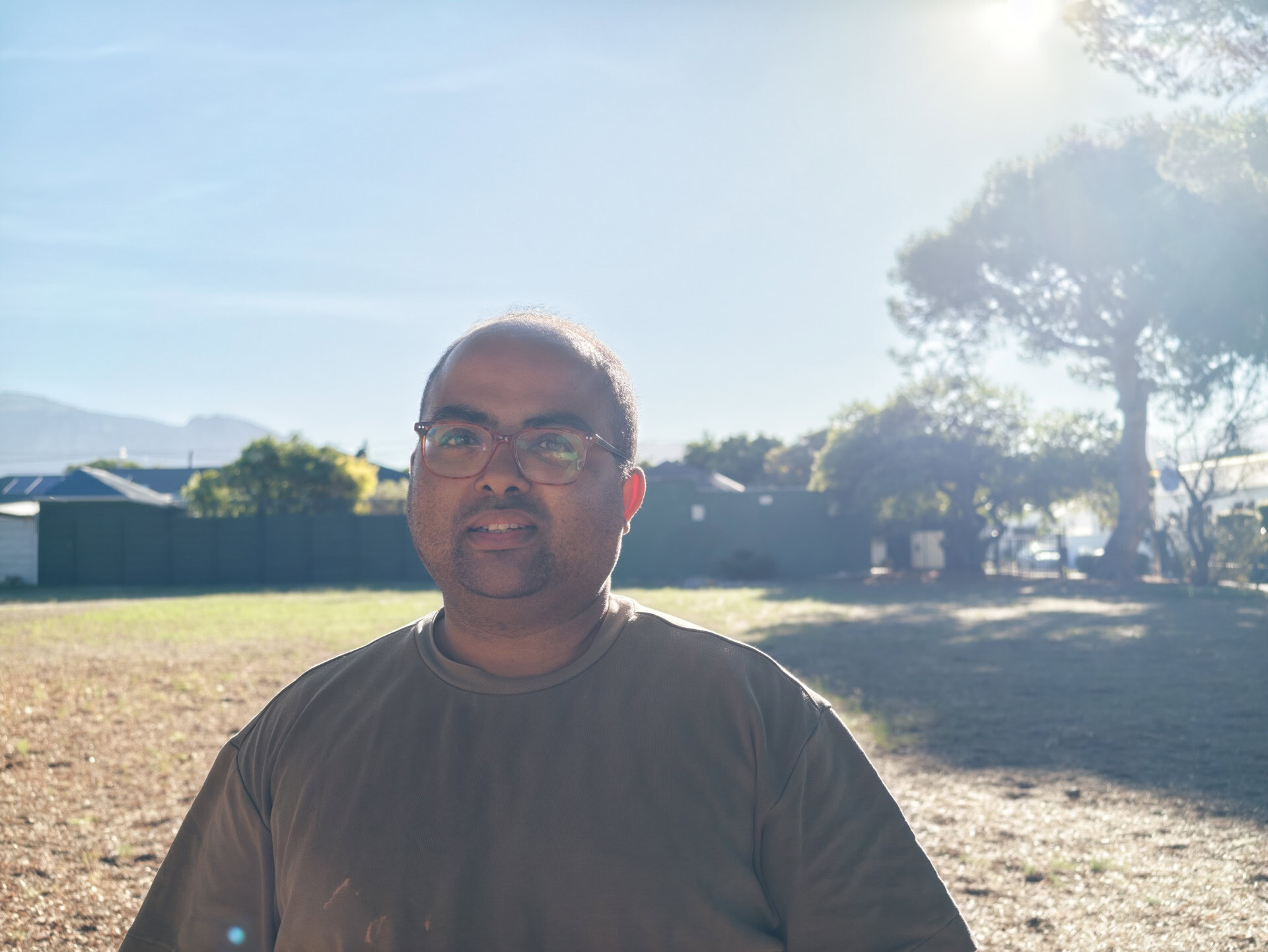 vivo X300 Ultra backlit photo 12MP scaled