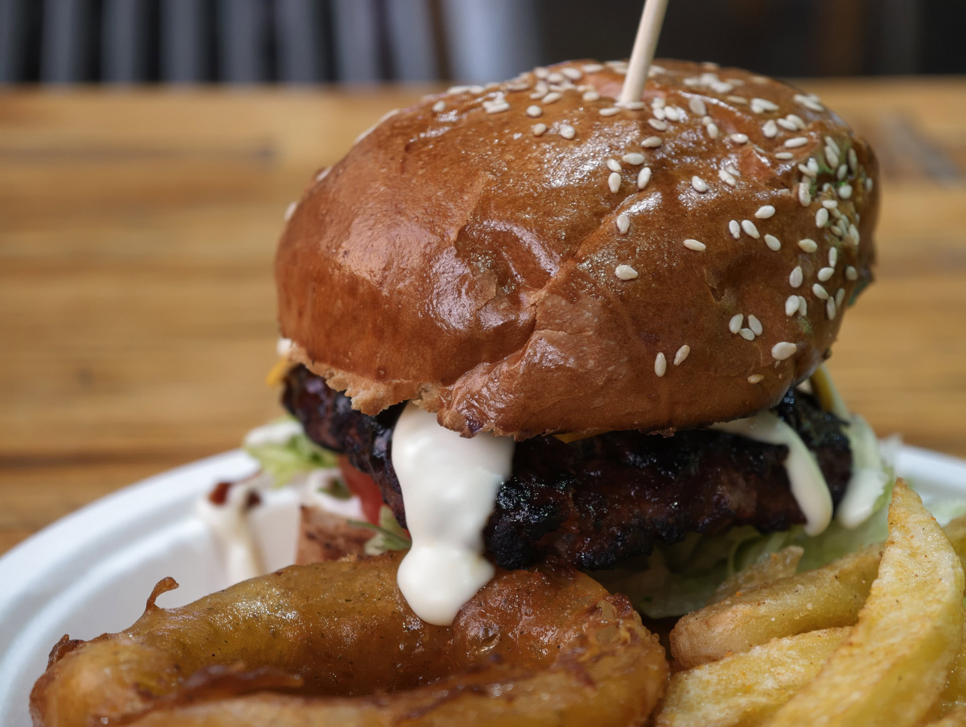 vivo X300 Ultra burger and chips 85mm scaled