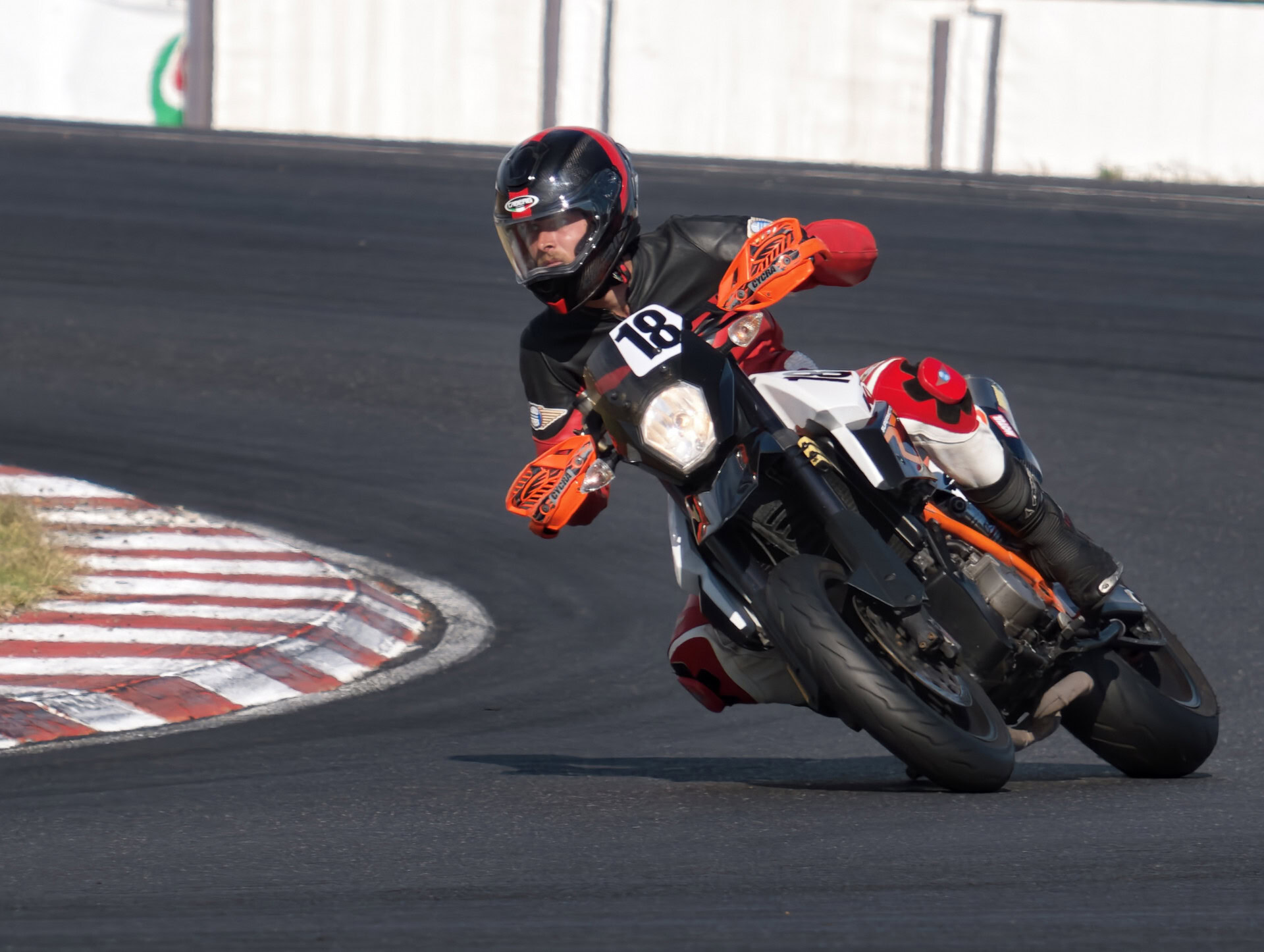 vivo X300 Ultra motorbike racer 800mm