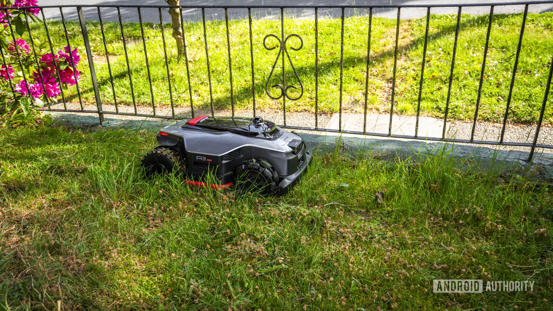 AA Dreame A3 AWD 3500 13 Roboticmower mowing lawn AA Dreame A3 AWD 3500 13 Roboticmower mowing lawn