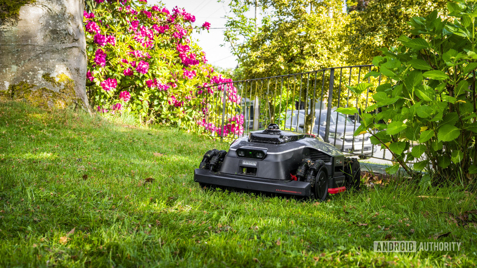 AA Dreame A3 AWD 3500 14 Roboticmower mowing lawn